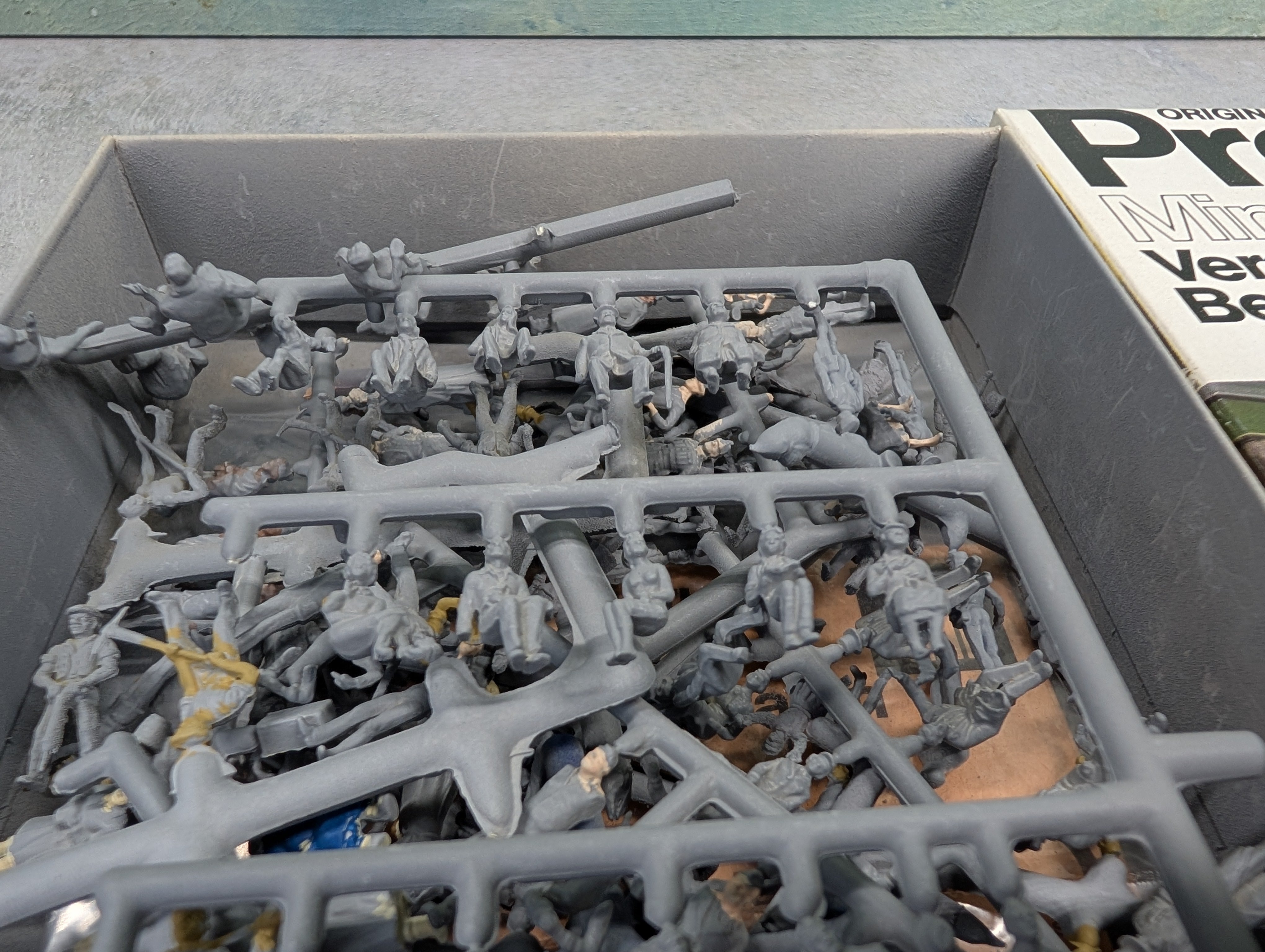 USED Preiser 326 HO Scale Mostly Unpainted Figures