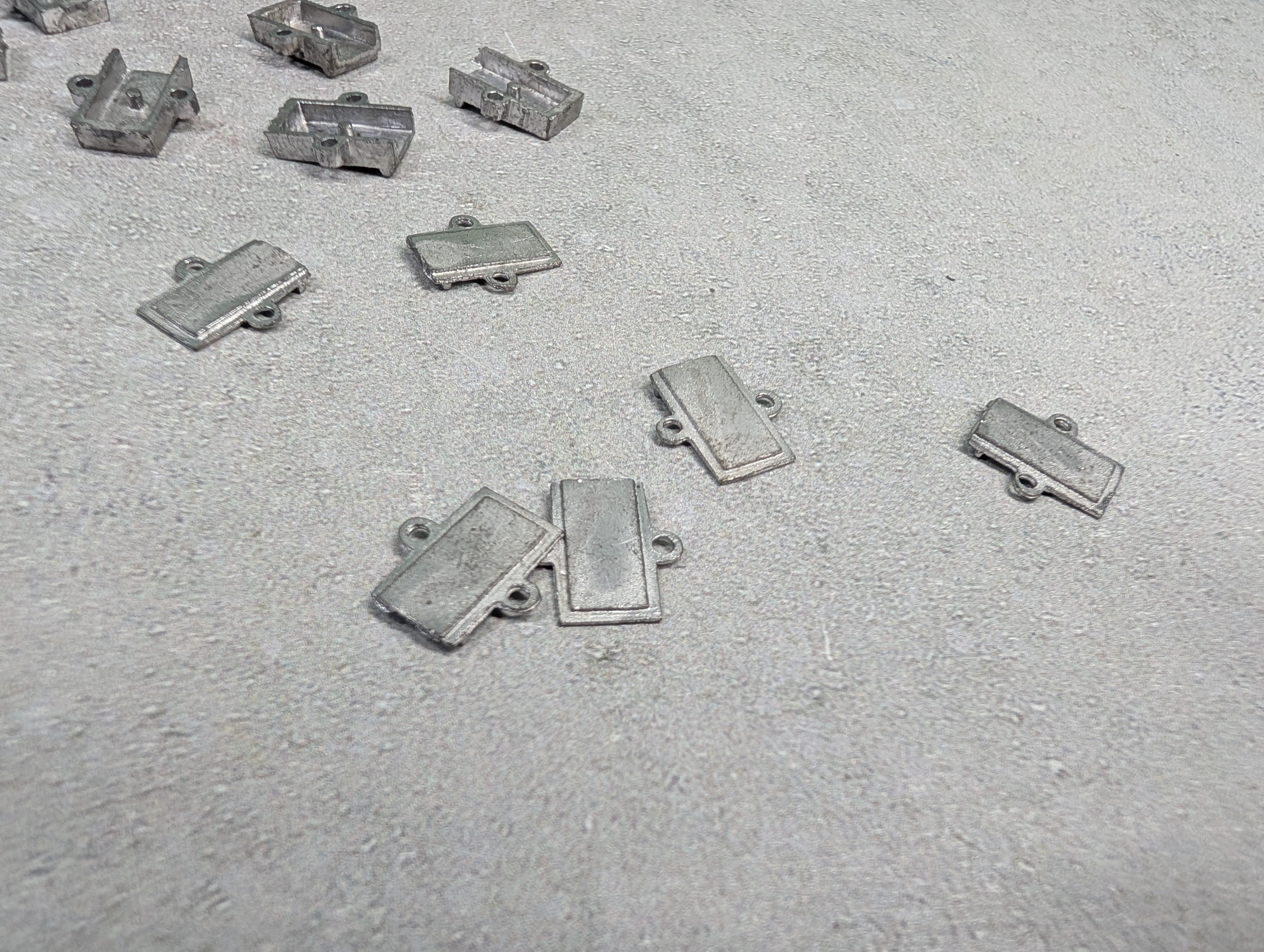 USED HO Scale Metal or Pewter Gearbox & Gearbox Covers
