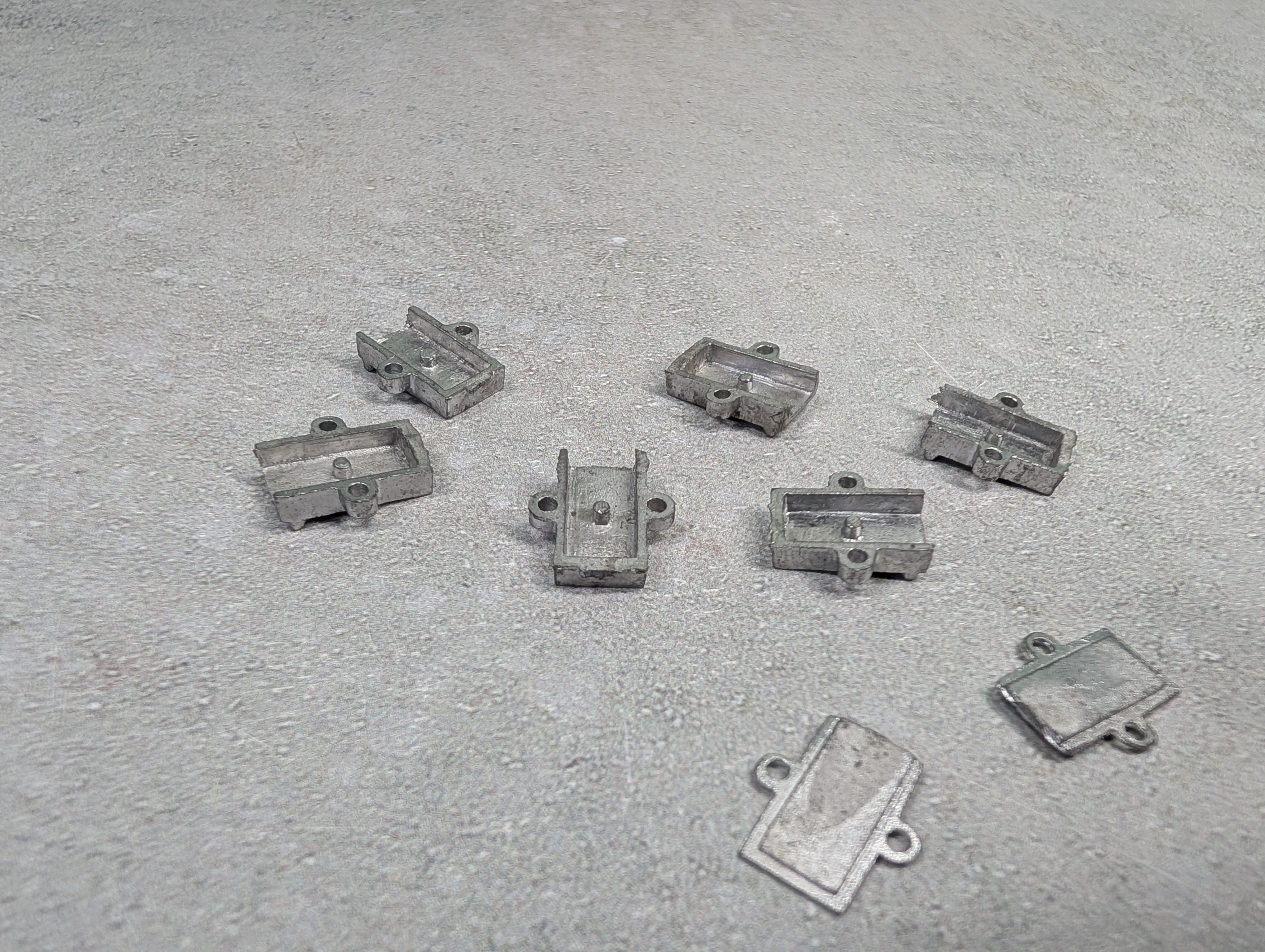 USED HO Scale Metal or Pewter Gearbox & Gearbox Covers