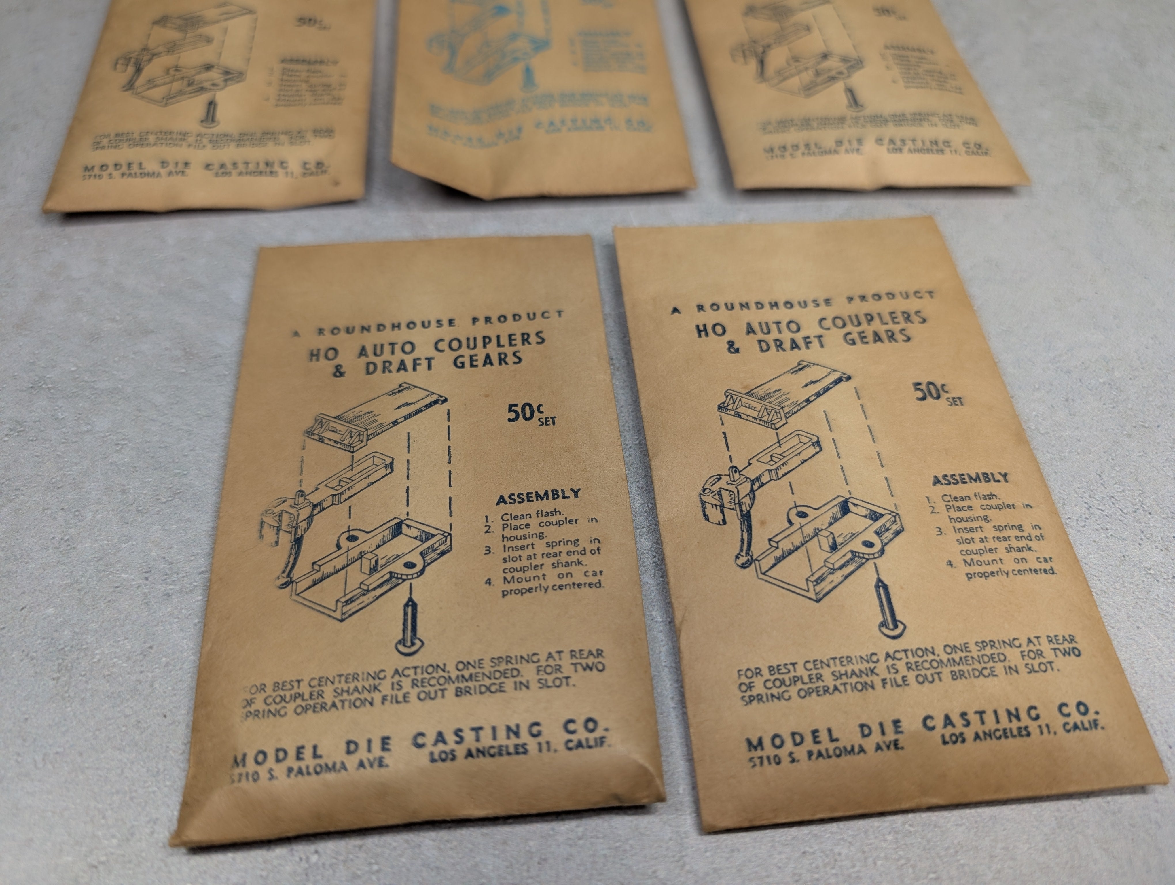 USED Roundhouse HO Scale Lot of Auto Couplers & Draft Gears (Unopened) (5 pcs)
