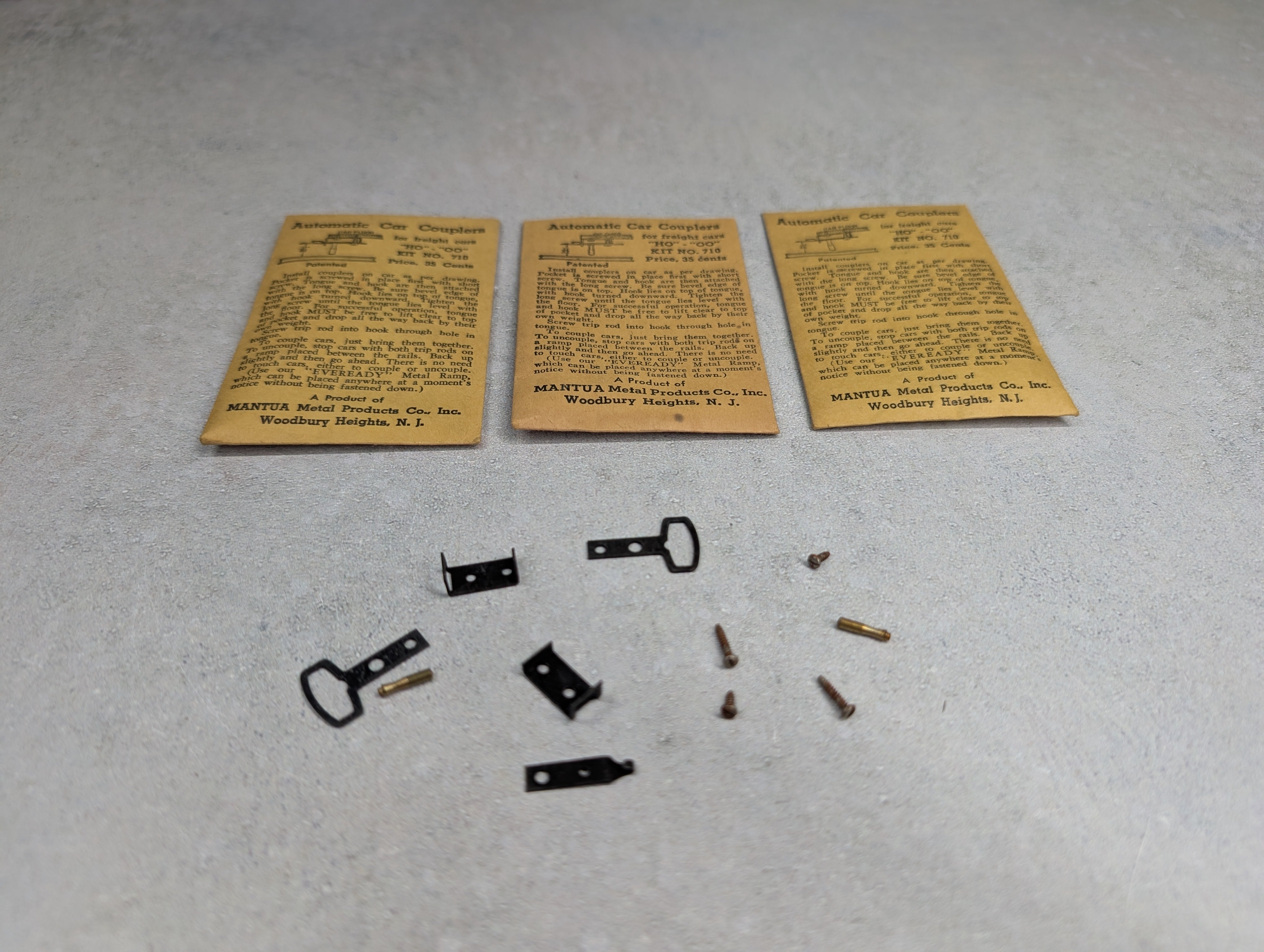 USED Mantua 710 HO Scale Lot of Automatic Car Couplers for Metal or Wood Freight Cars