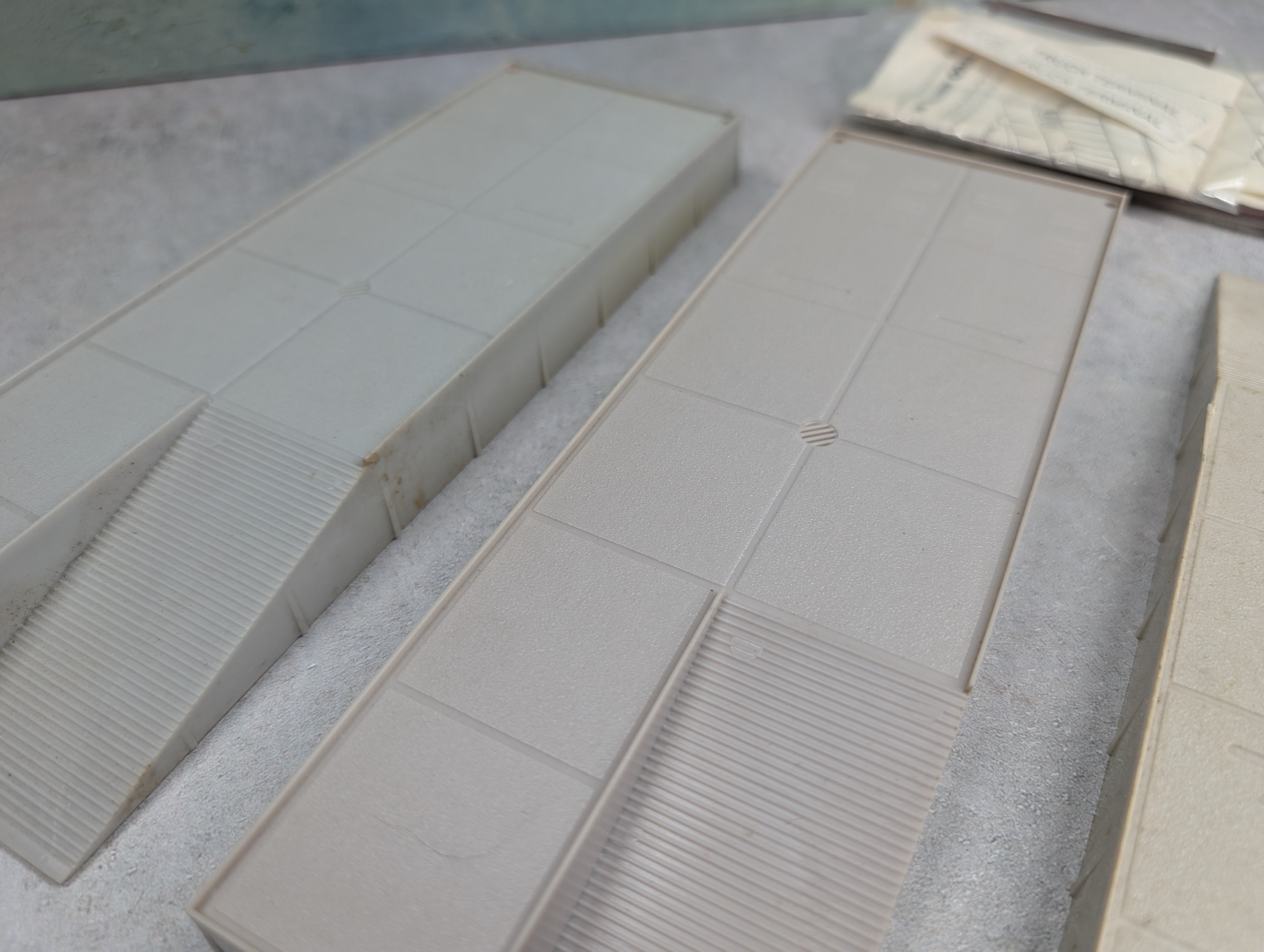 USED Tyco HO Scale Truck Terminal Ramp Lot (4 pcs)