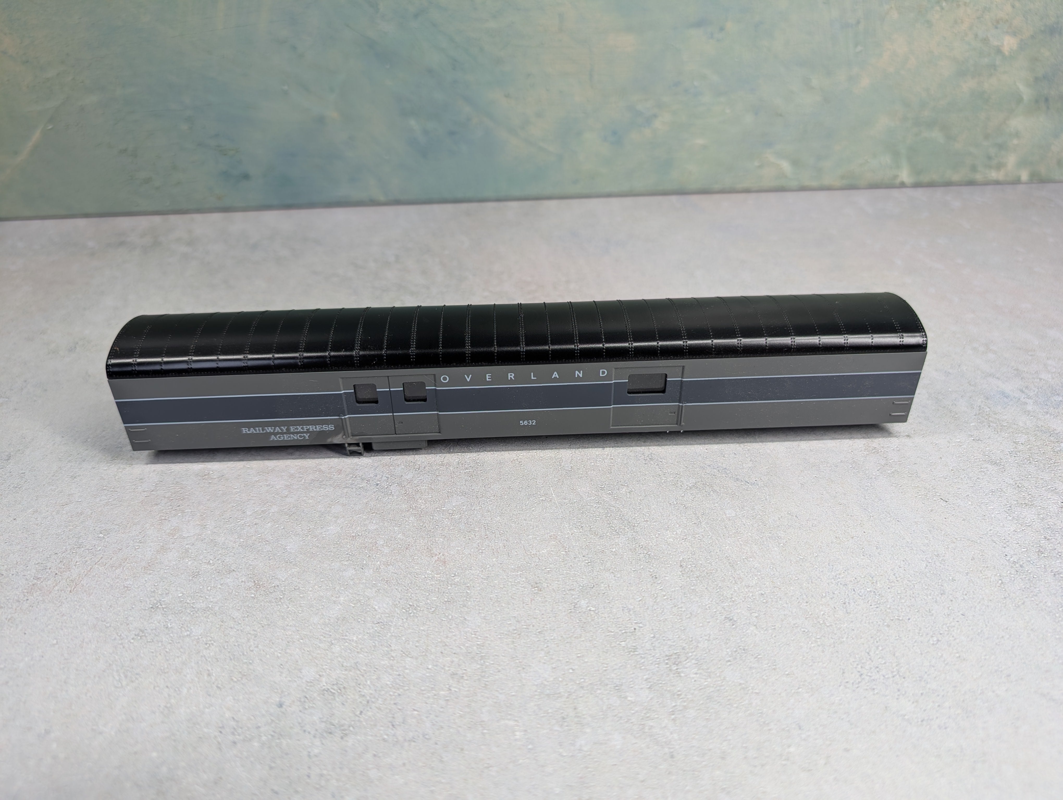 USED Con-Cor HO Scale Baggage Passenger Car Overland #5632 REA