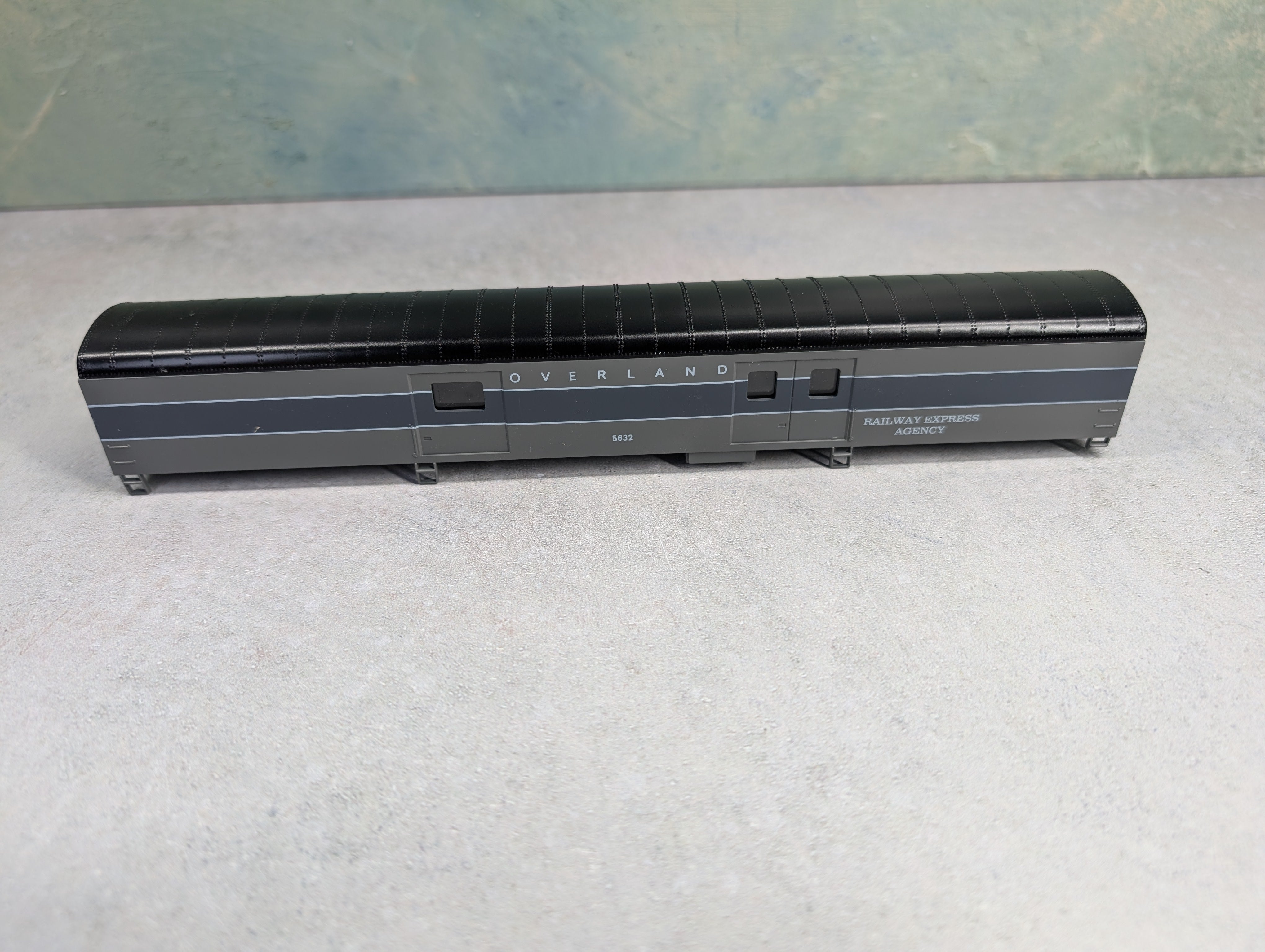 USED Con-Cor HO Scale Baggage Passenger Car Overland #5632 REA