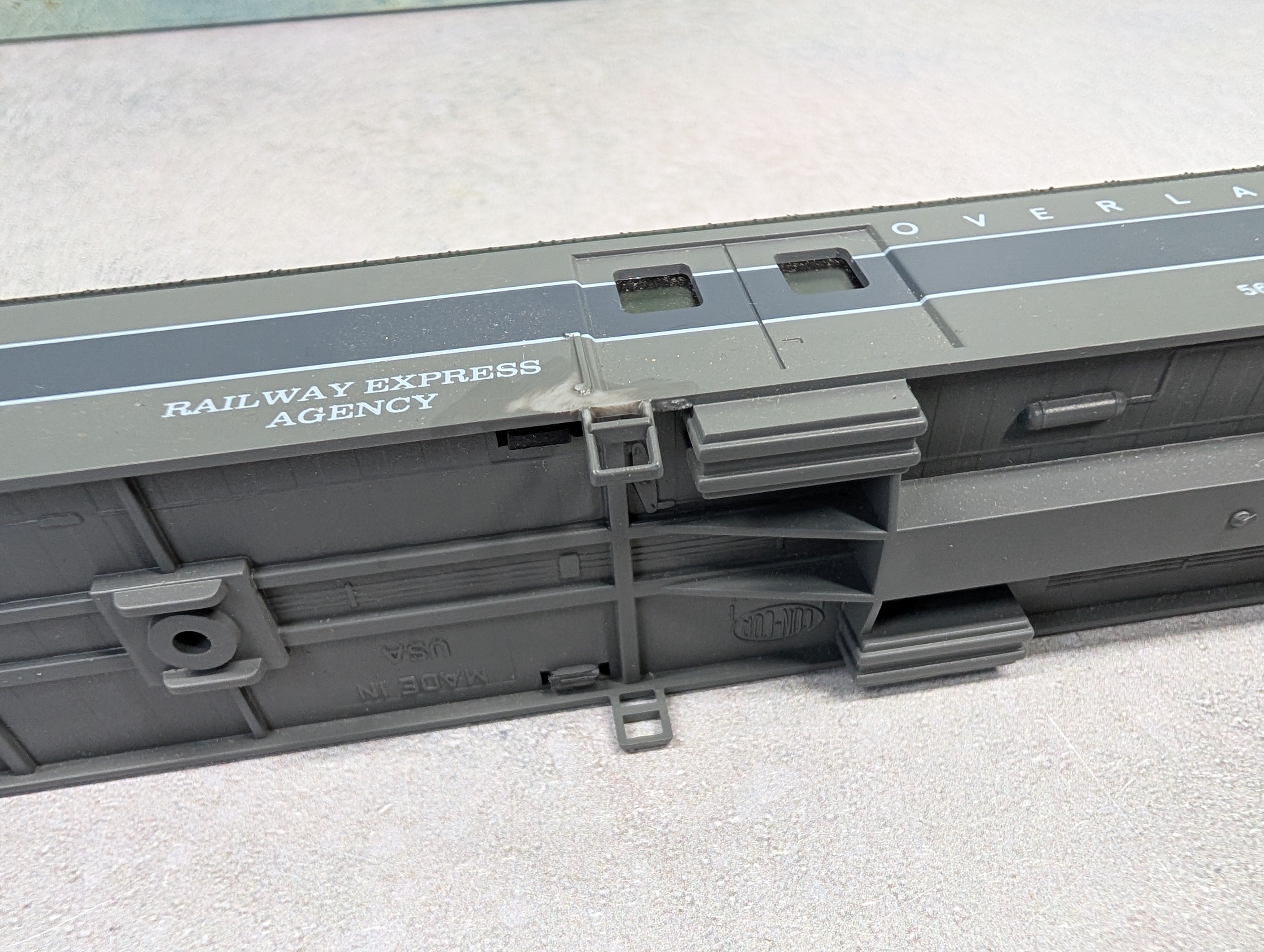 USED Con-Cor HO Scale Baggage Passenger Car Overland #5632 REA
