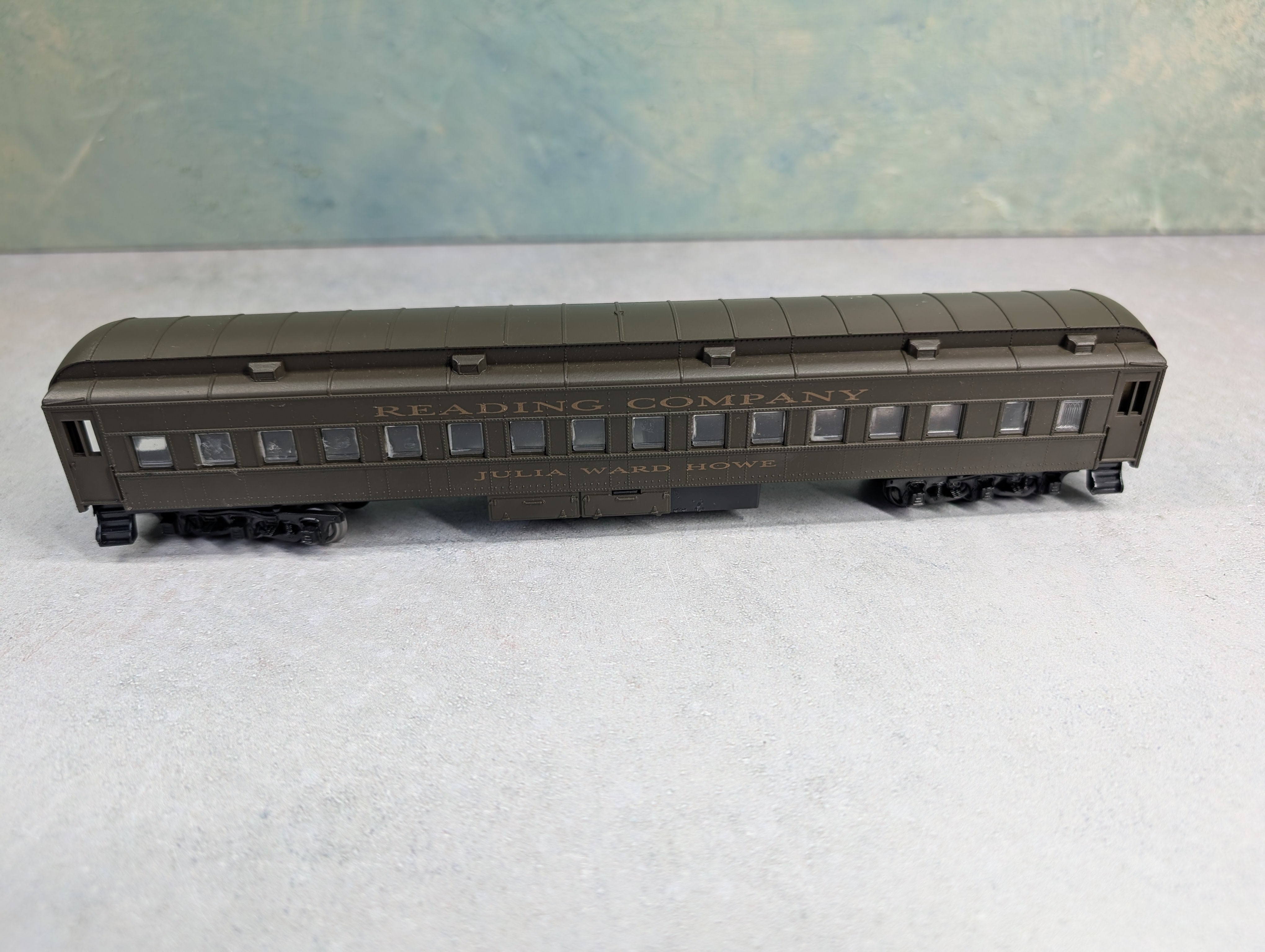USED Athearn HO Scale Standard C/R Coach Passenger Car Reading Company Julia Ward Howe, Bev-Bel