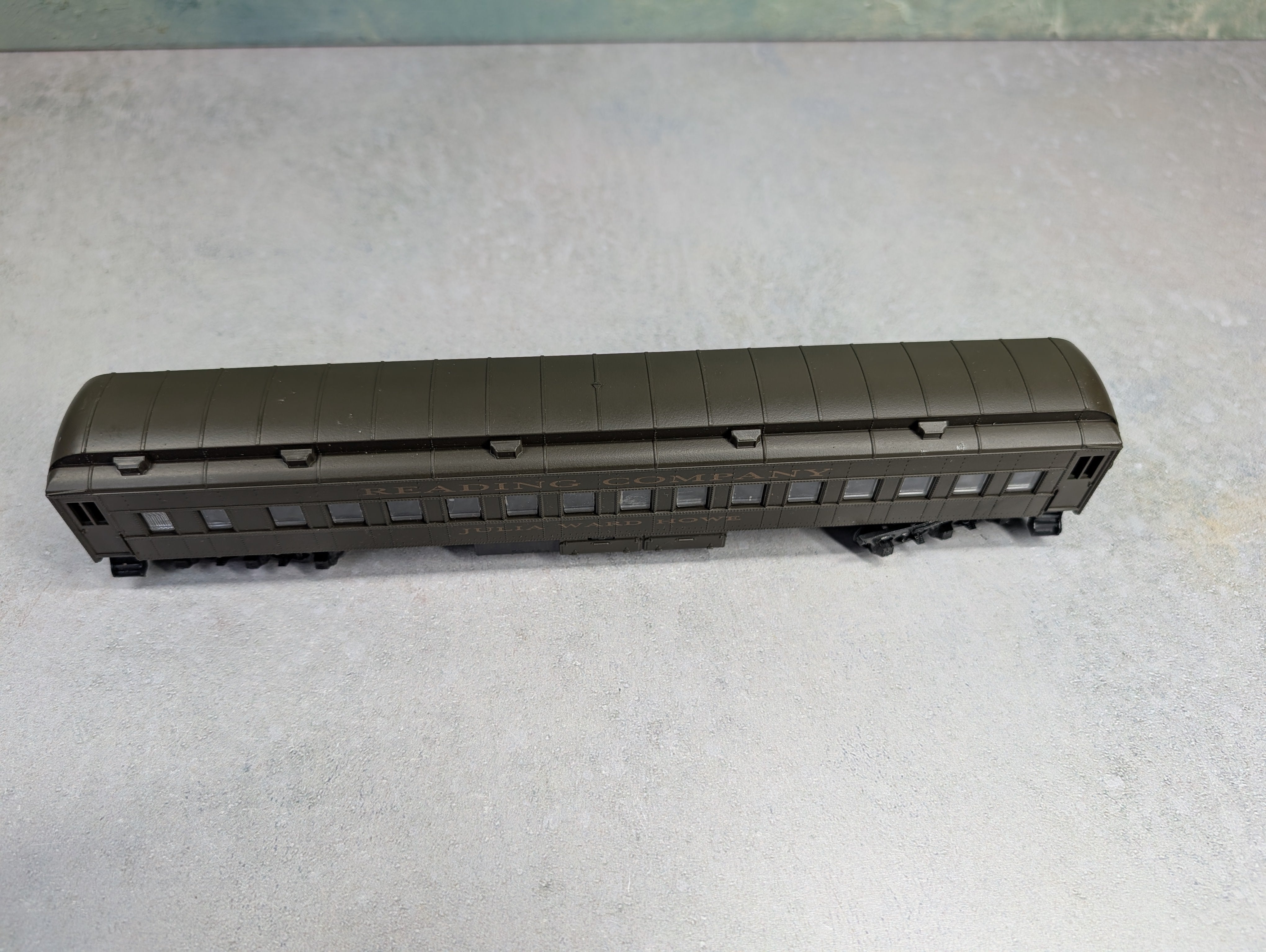 USED Athearn HO Scale Standard C/R Coach Passenger Car Reading Company Julia Ward Howe, Bev-Bel