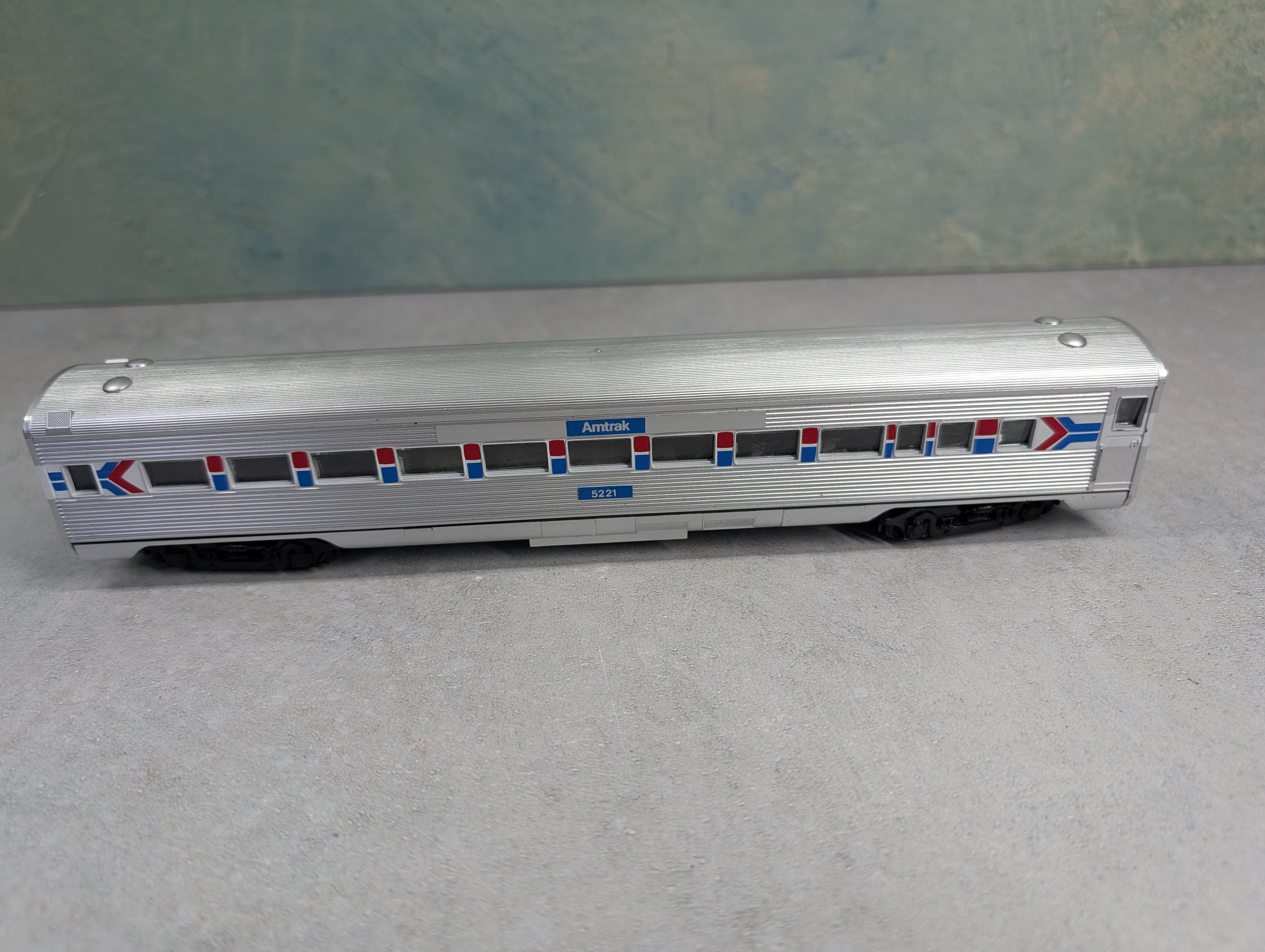 USED Athearn HO Scale SL Coach Passenger Car Amtrak #5221