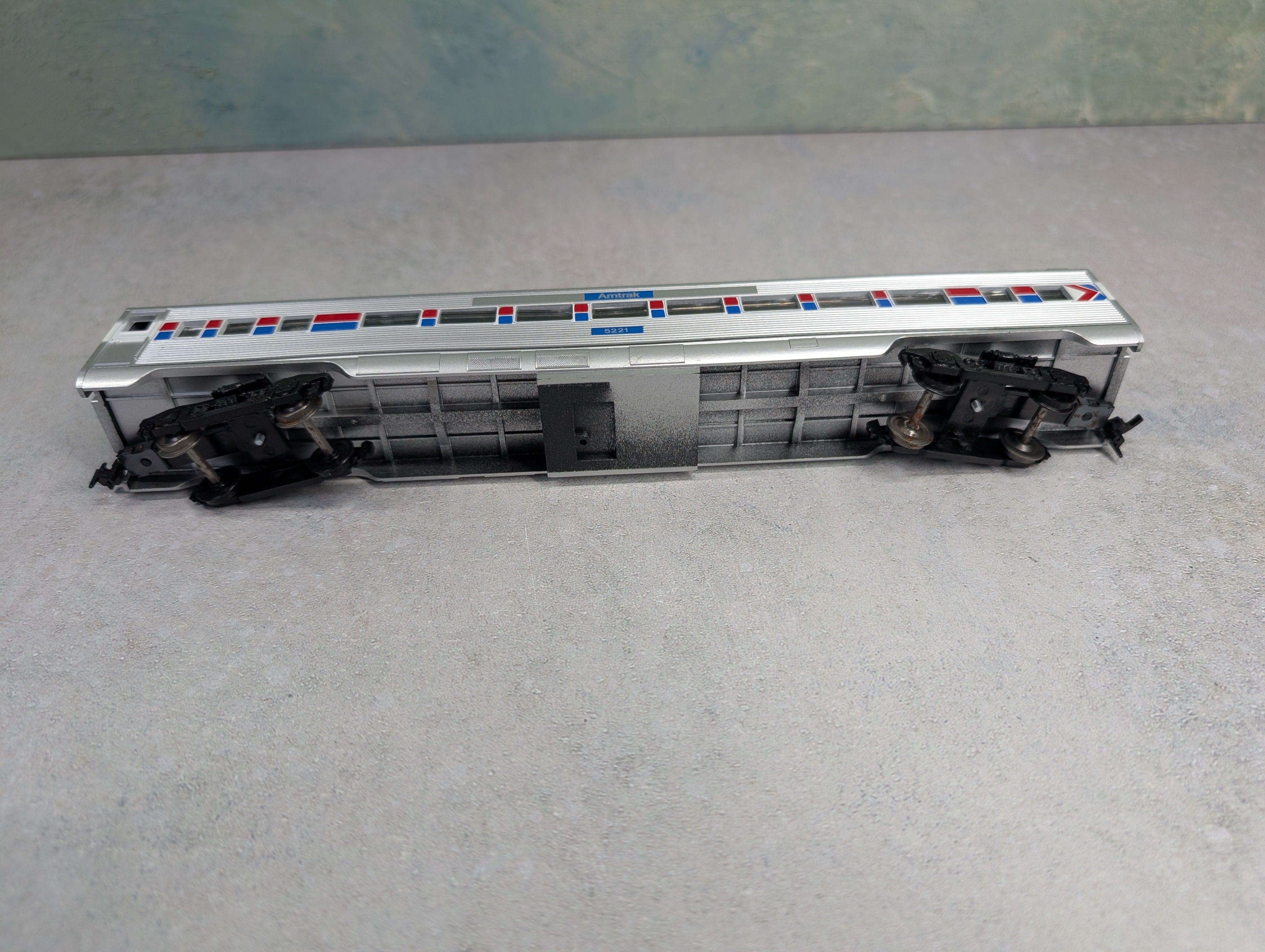 USED Athearn HO Scale SL Coach Passenger Car Amtrak #5221
