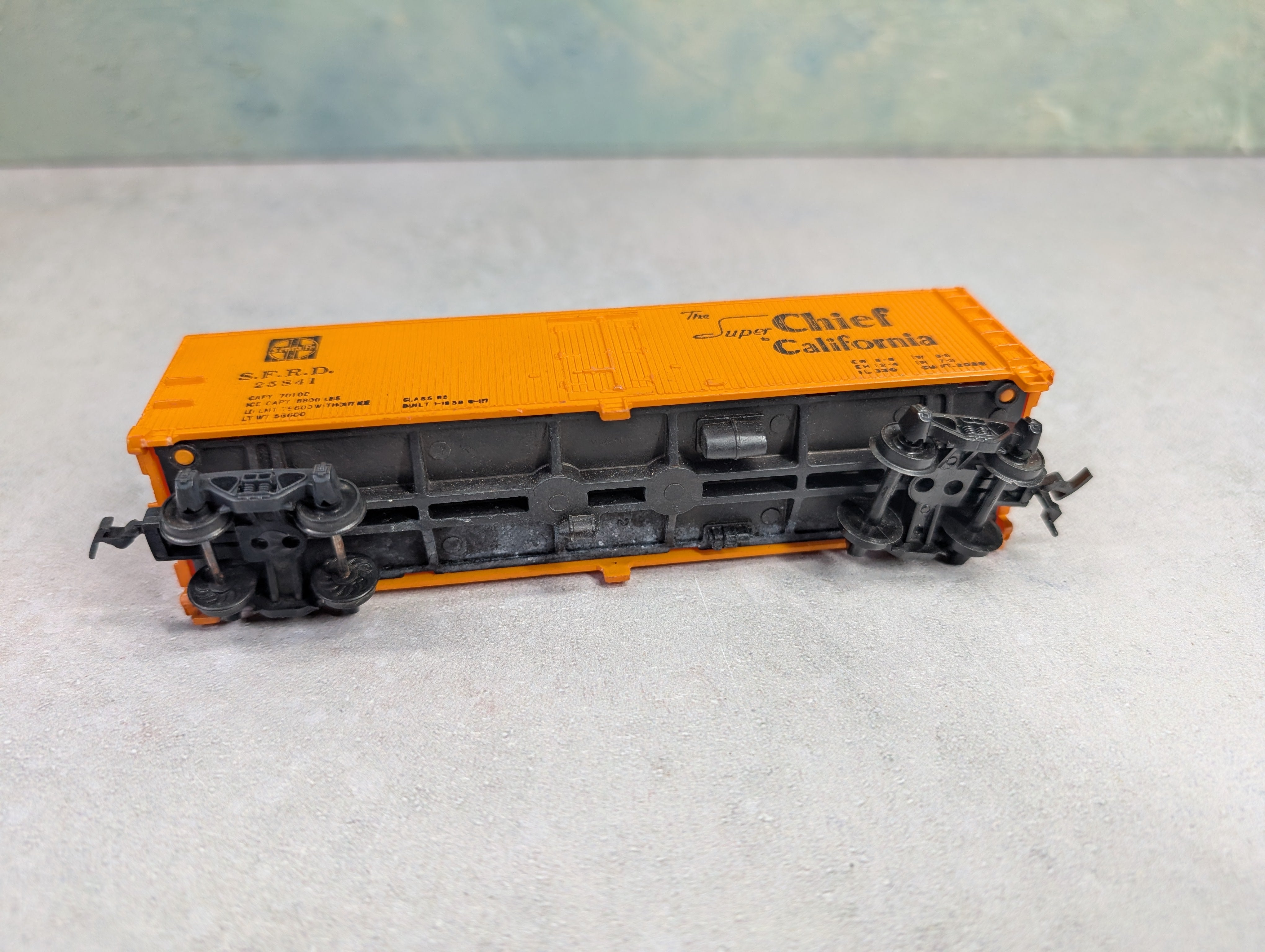 USED Mantua HO Scale Wooden Box Car Santa Fe SFRD #25841 Super Chief California