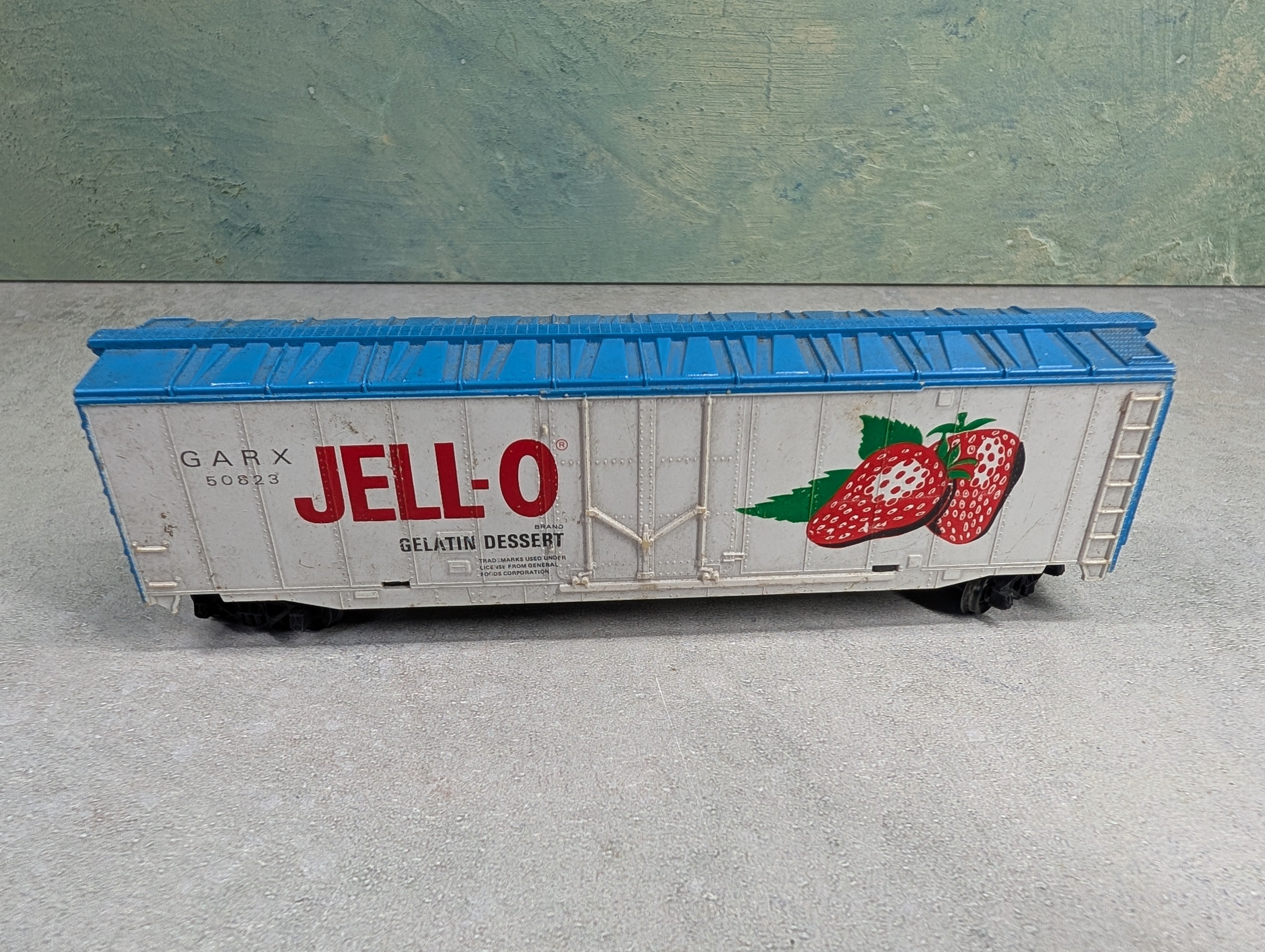 USED Tyco HO Scale Billboard Box Car Jell-O GARX #50823