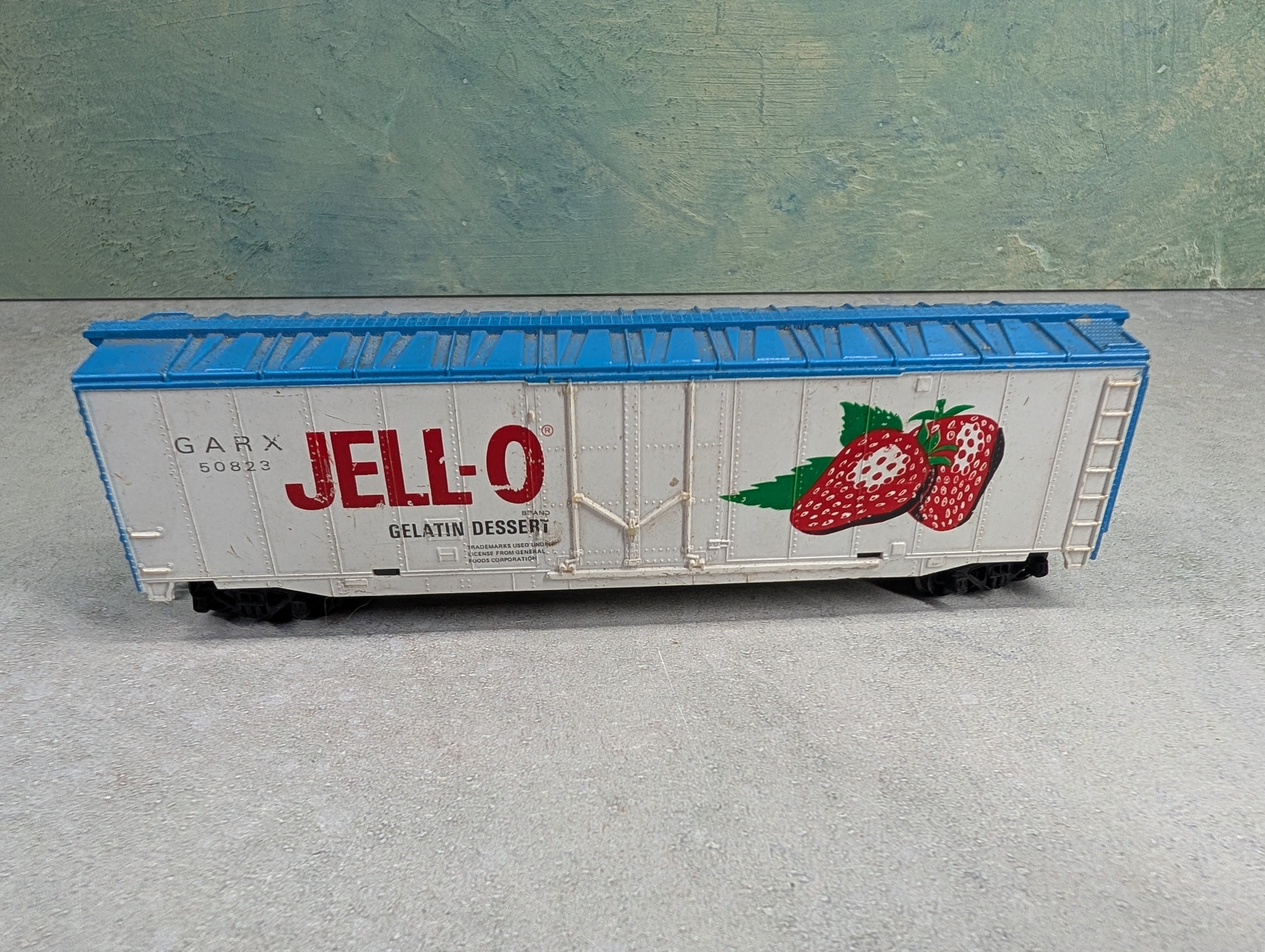 USED Tyco HO Scale Billboard Box Car Jell-O GARX #50823