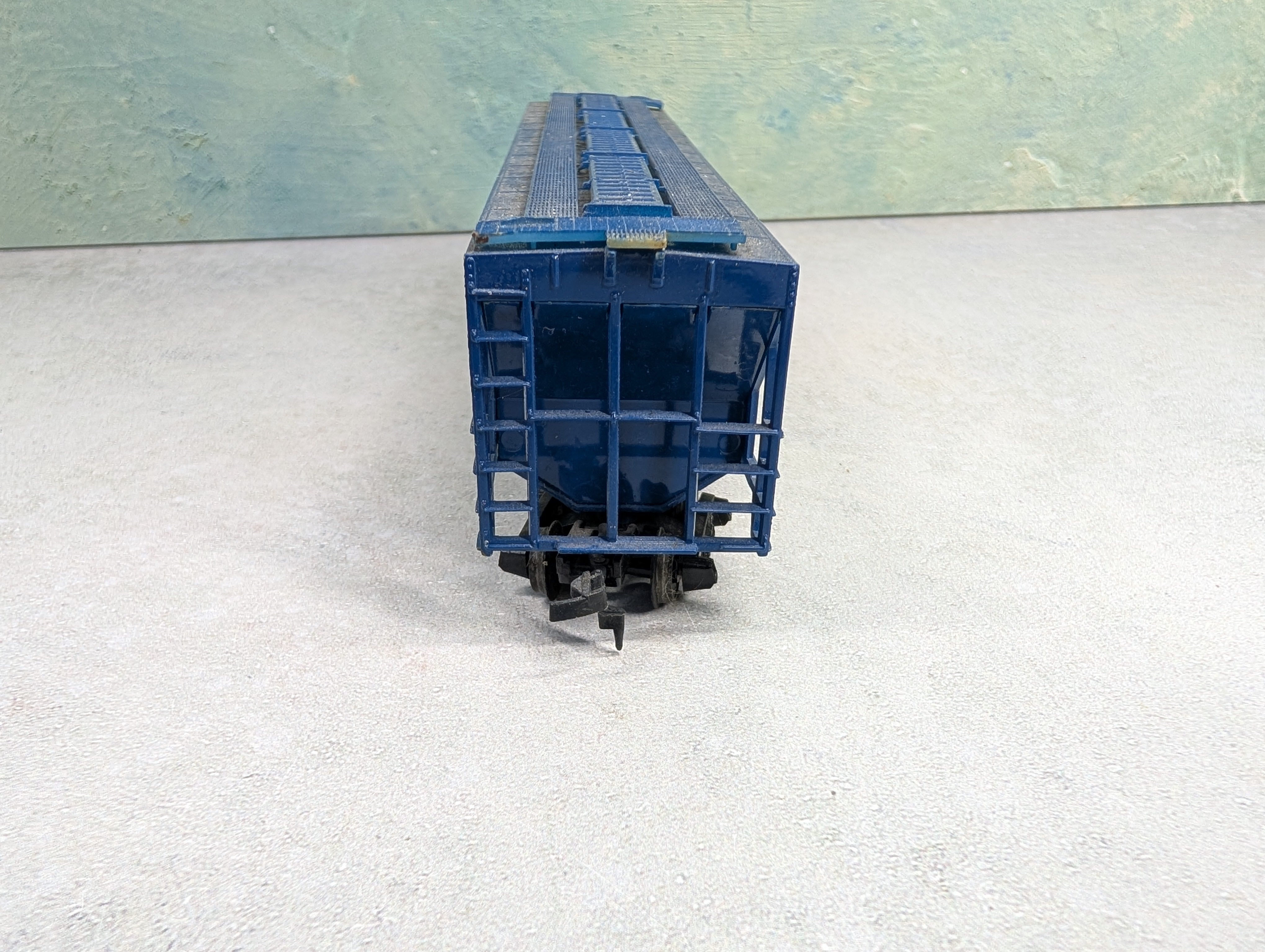 USED Tyco HO Scale Billboard Covered Hopper Ajax UP #431101