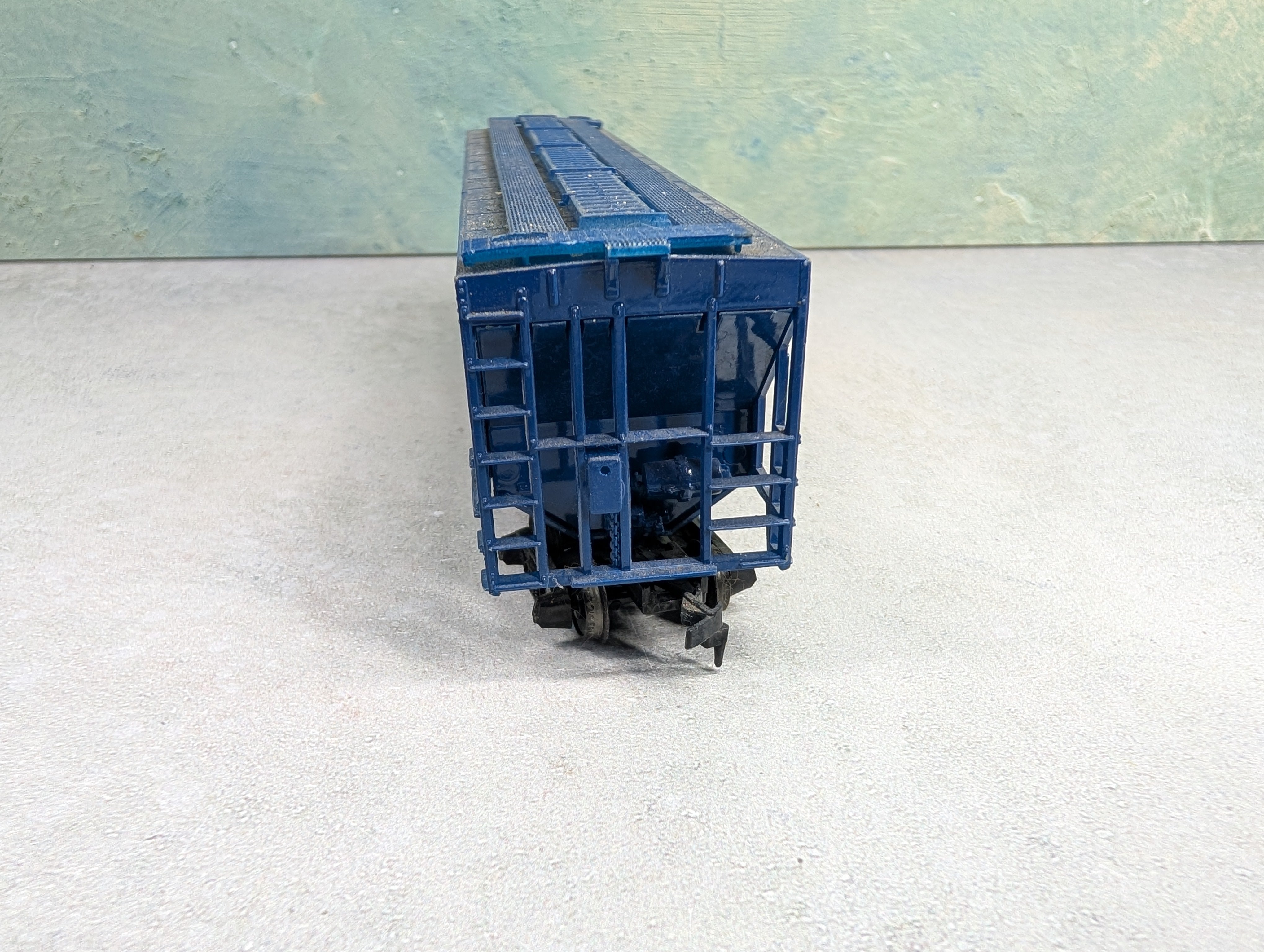 USED Tyco HO Scale Billboard Covered Hopper Ajax UP #431101