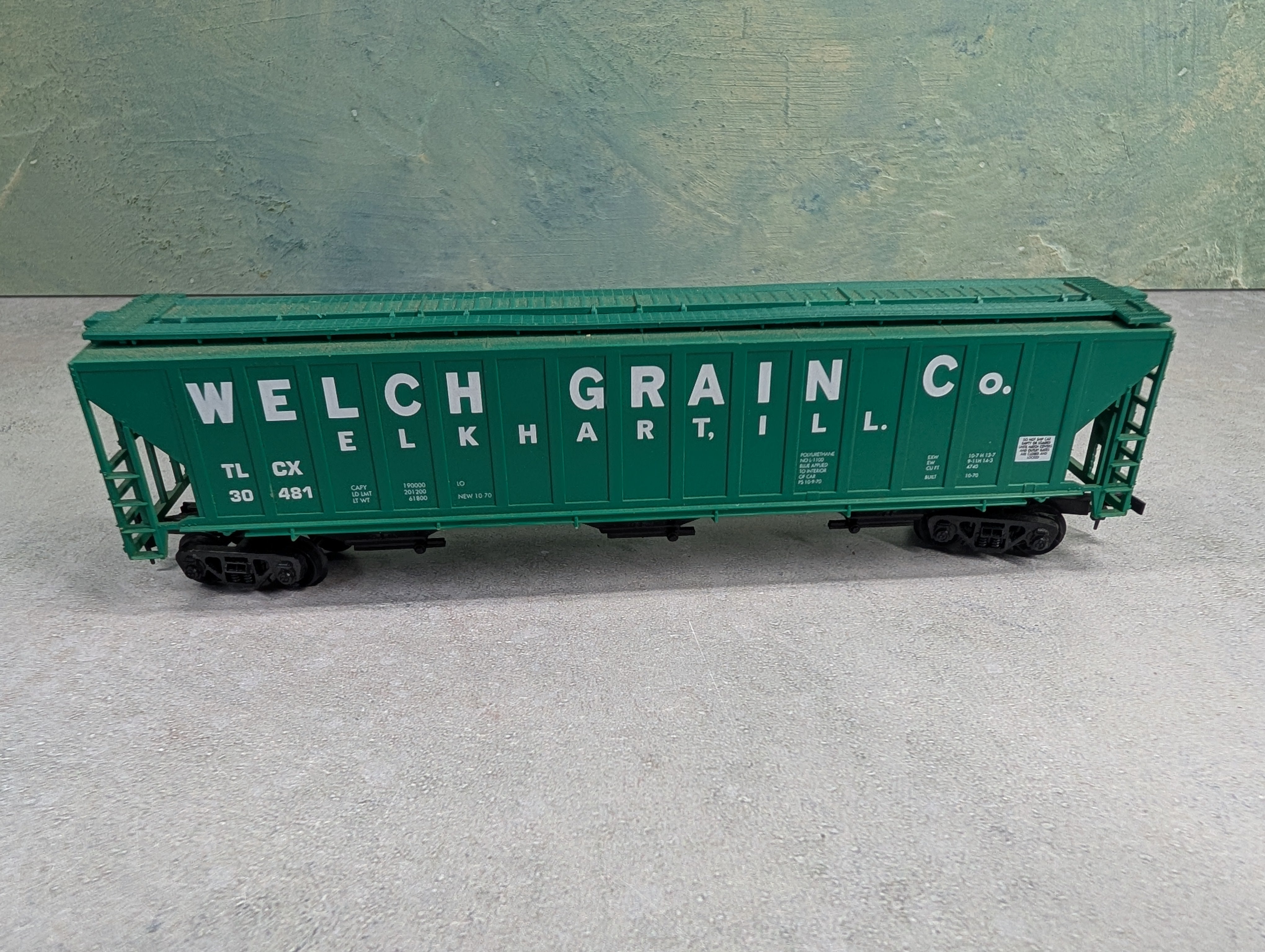 USED HO Scale Covered Hopper Welch Grain Co TLCX #30481