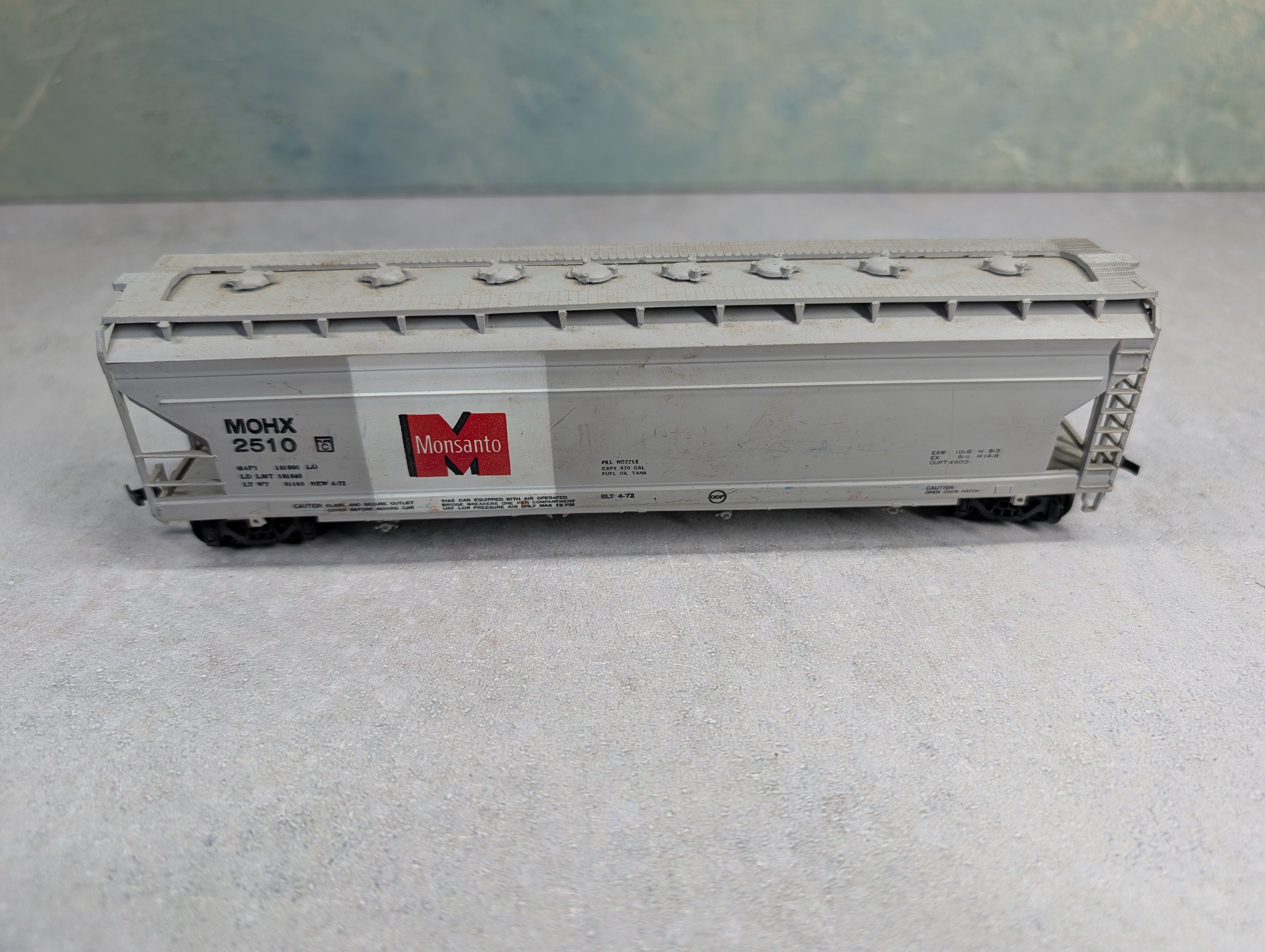 USED HO Scale Covered Hopper Monsanto MOHX #2510