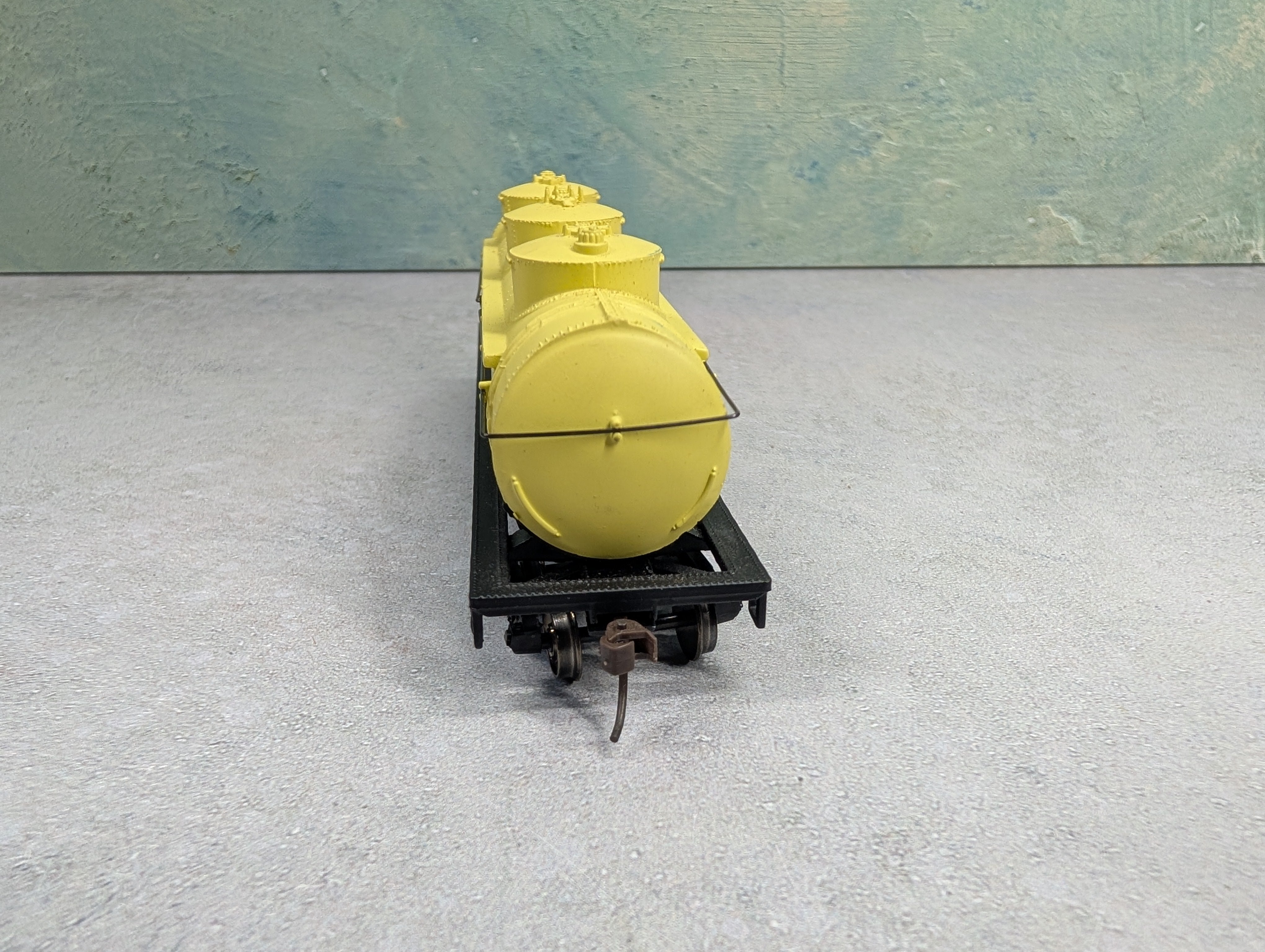 USED Bachmann HO Scale Triple Dome Tank Car Penn Salt GATX #67925