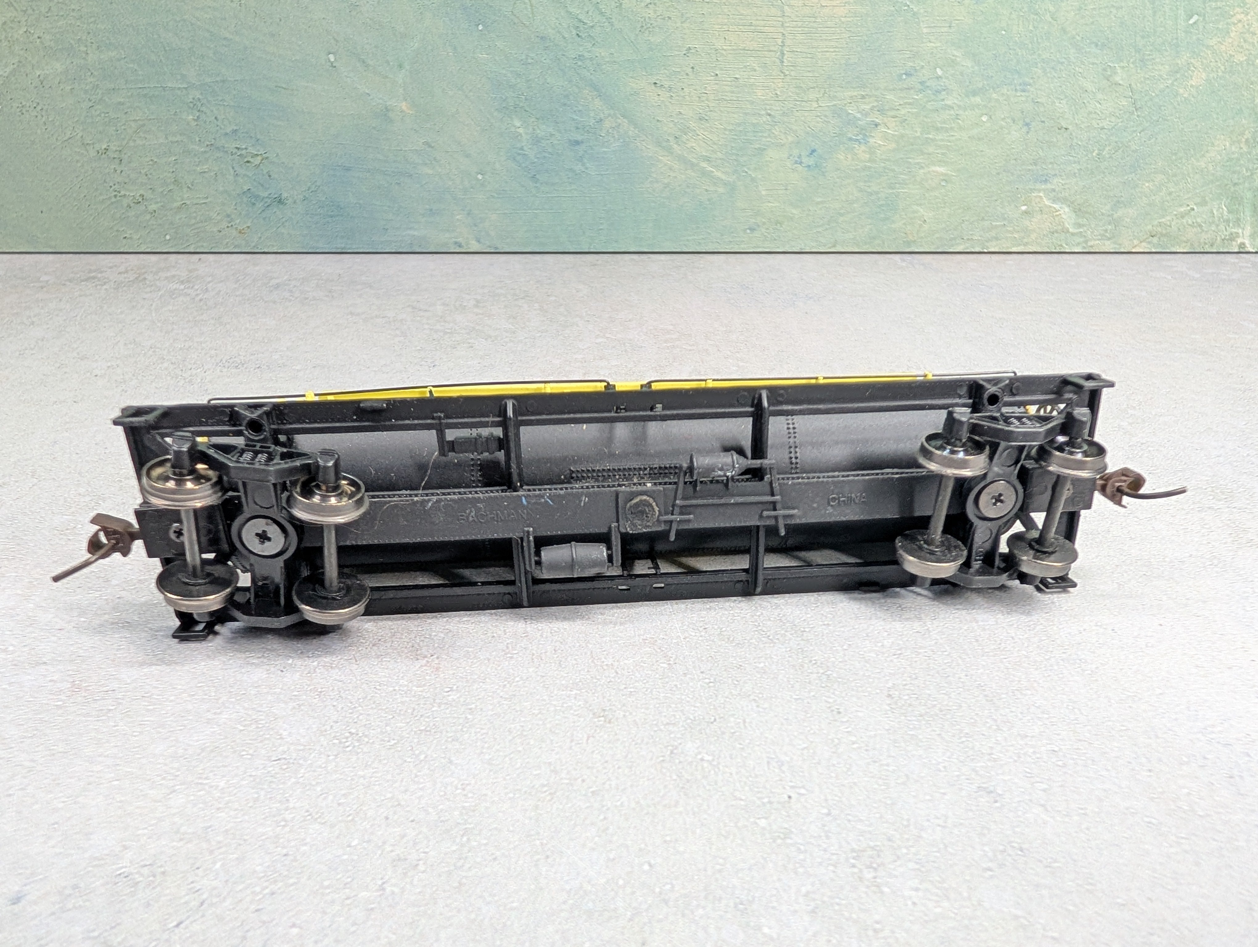 USED Bachmann HO Scale Triple Dome Tank Car Penn Salt GATX #67925