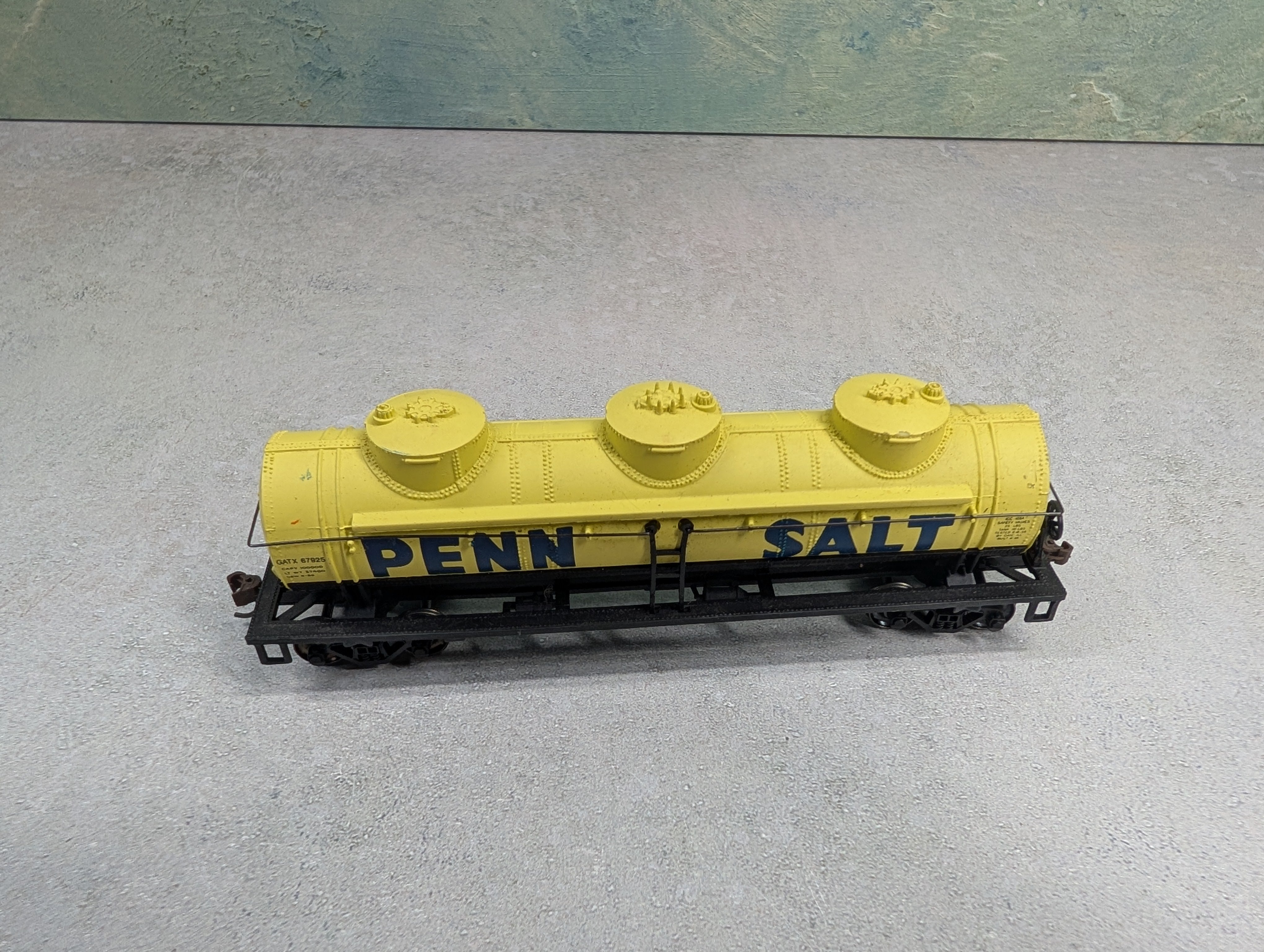 USED Bachmann HO Scale Triple Dome Tank Car Penn Salt GATX #67925