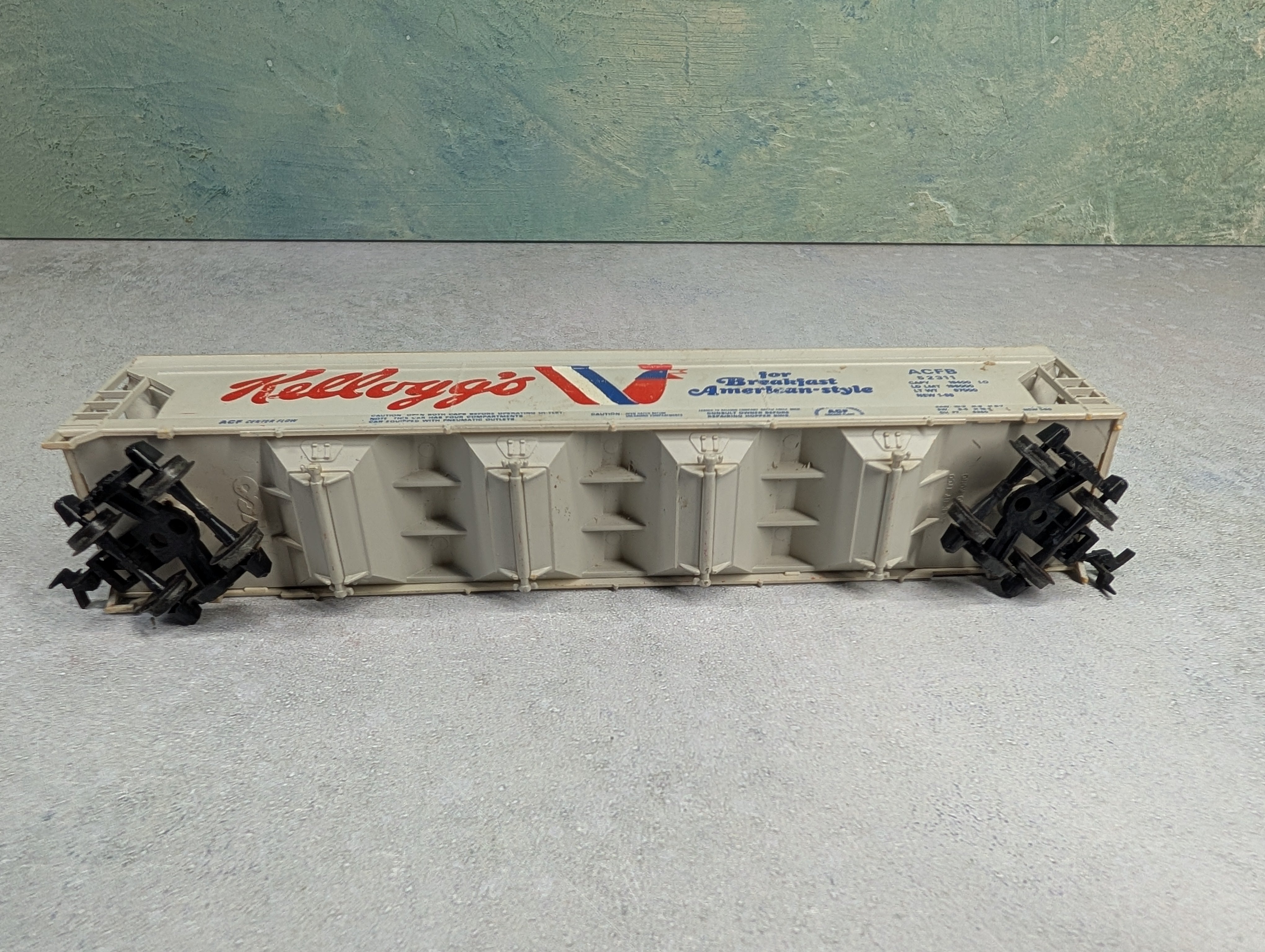 USED Tyco HO Scale Covered Hopper Kellogg's ACFB #52311