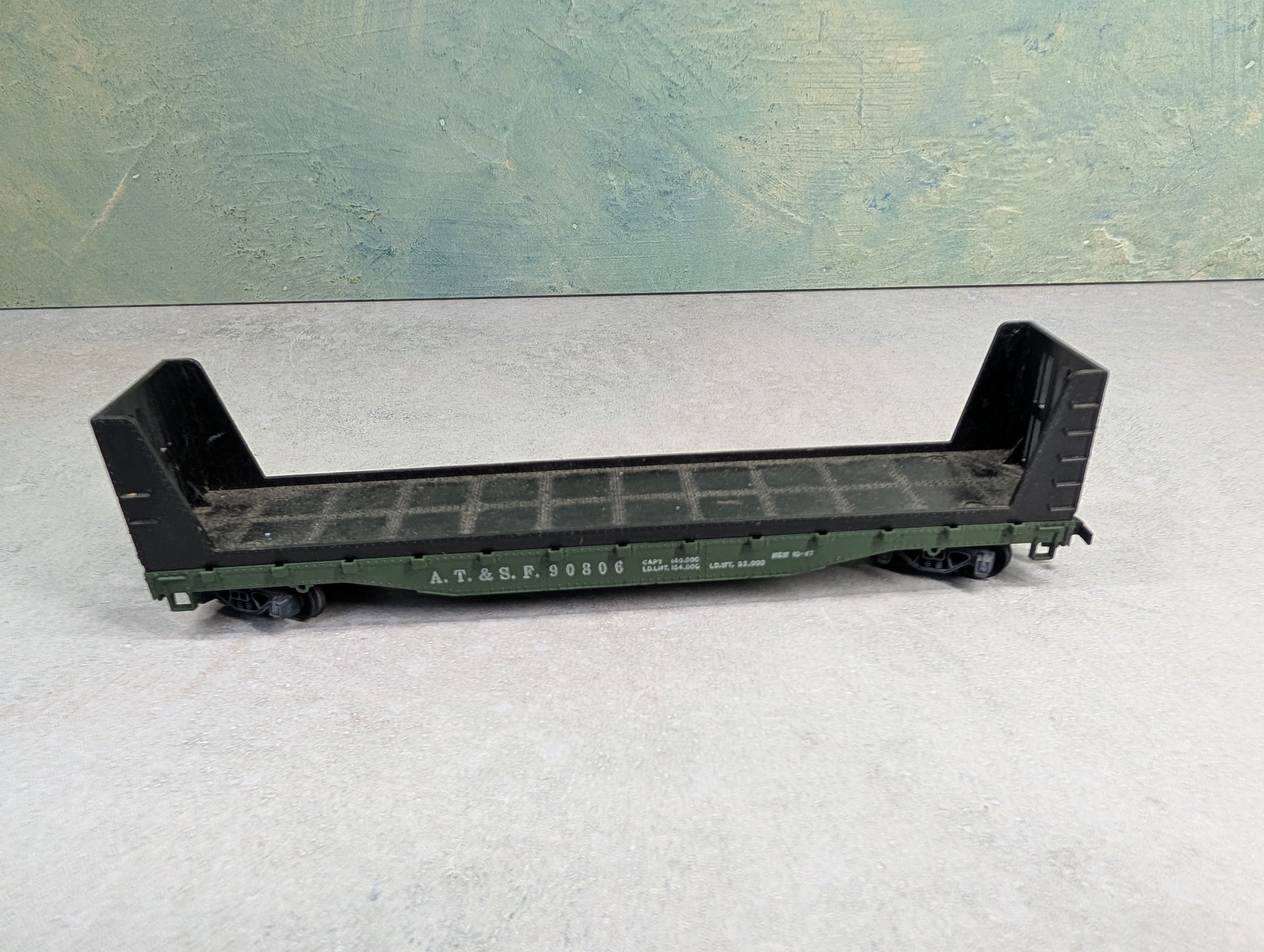 USED Mantua HO Scale Bulkhead Flat Car Green Santa Fe ATSF #90806