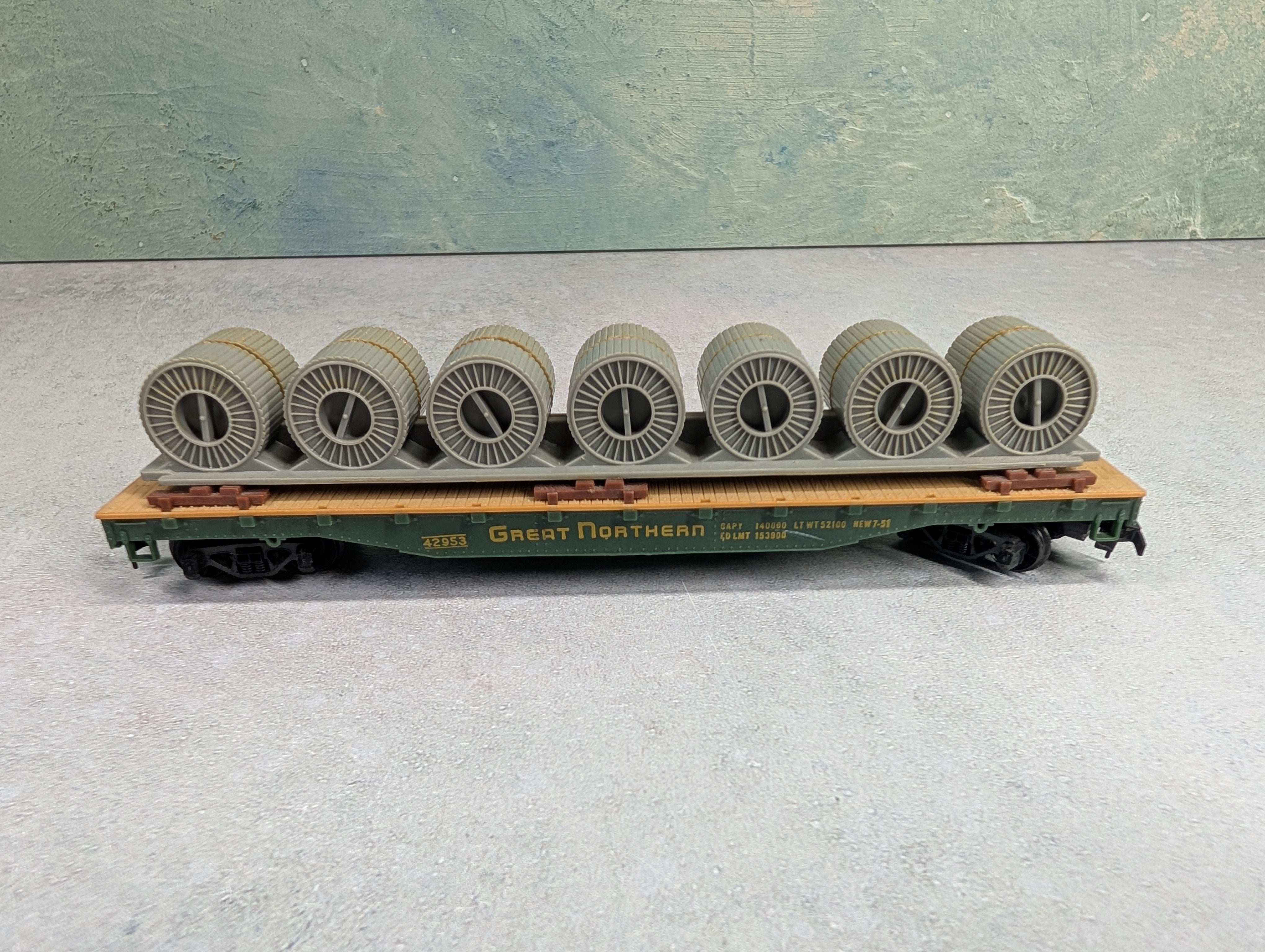 USED Mantua HO Scale Flat Car w/ Coil Load Great Northern GN #42953