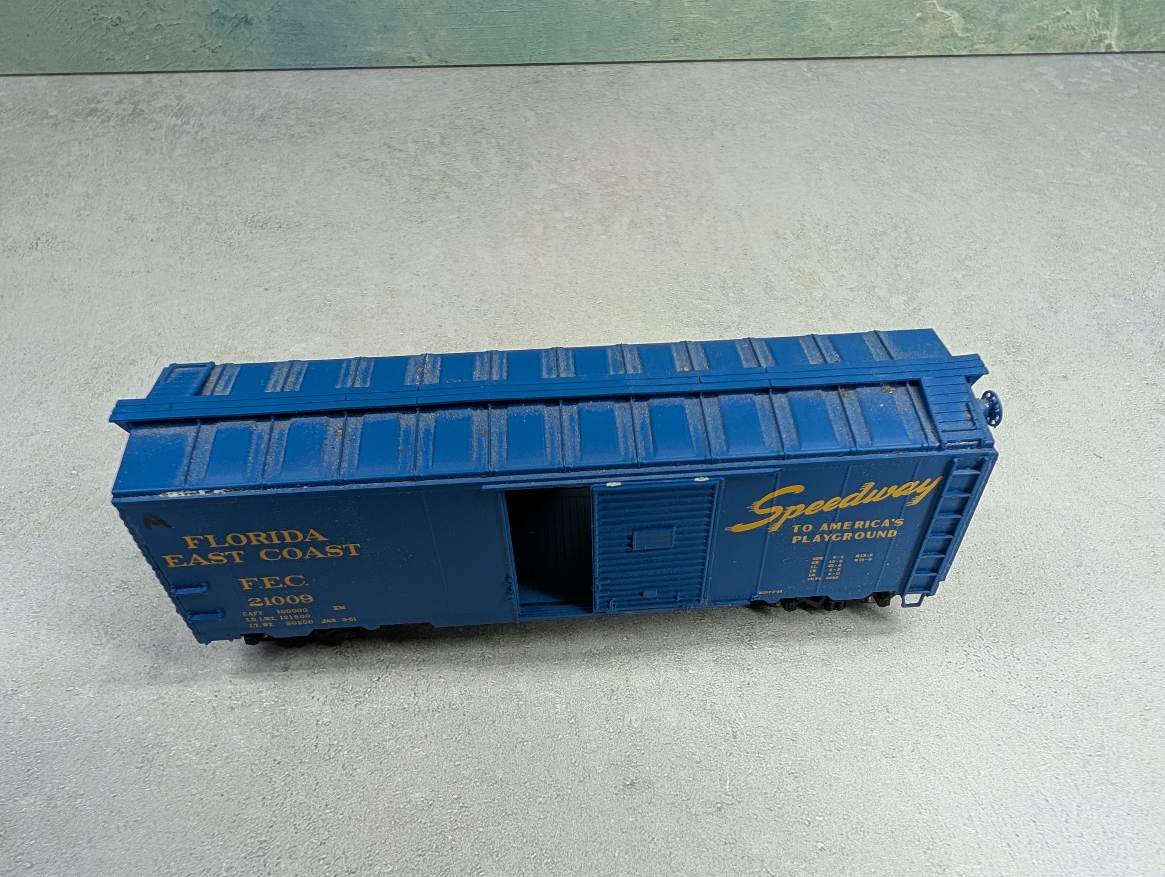 USED HO Scale 40' Box Car Florida East Coast FEC #21009