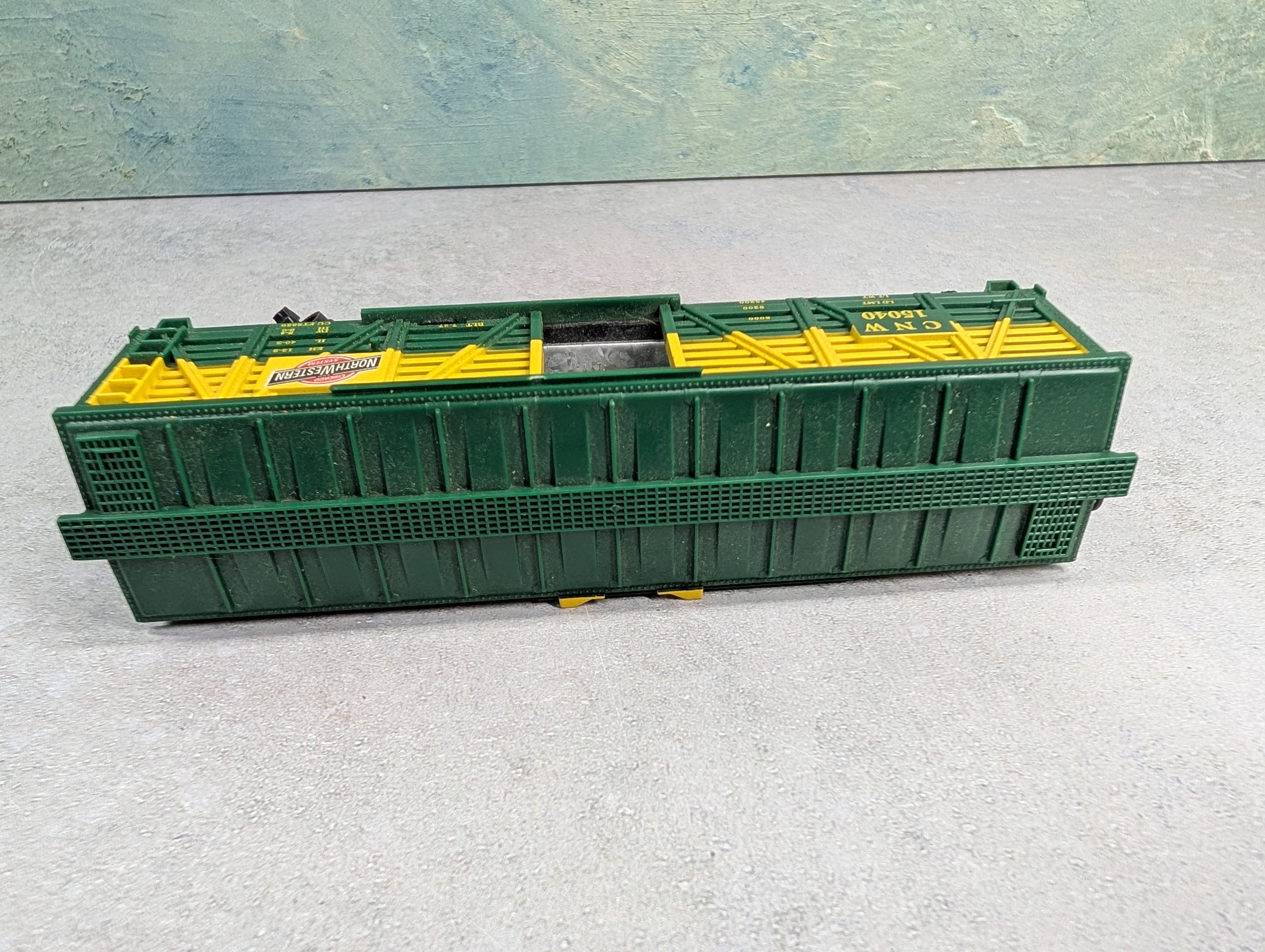 USED Life-Like HO Scale Cattle Stock Car Chicago & North Western CNW #15040