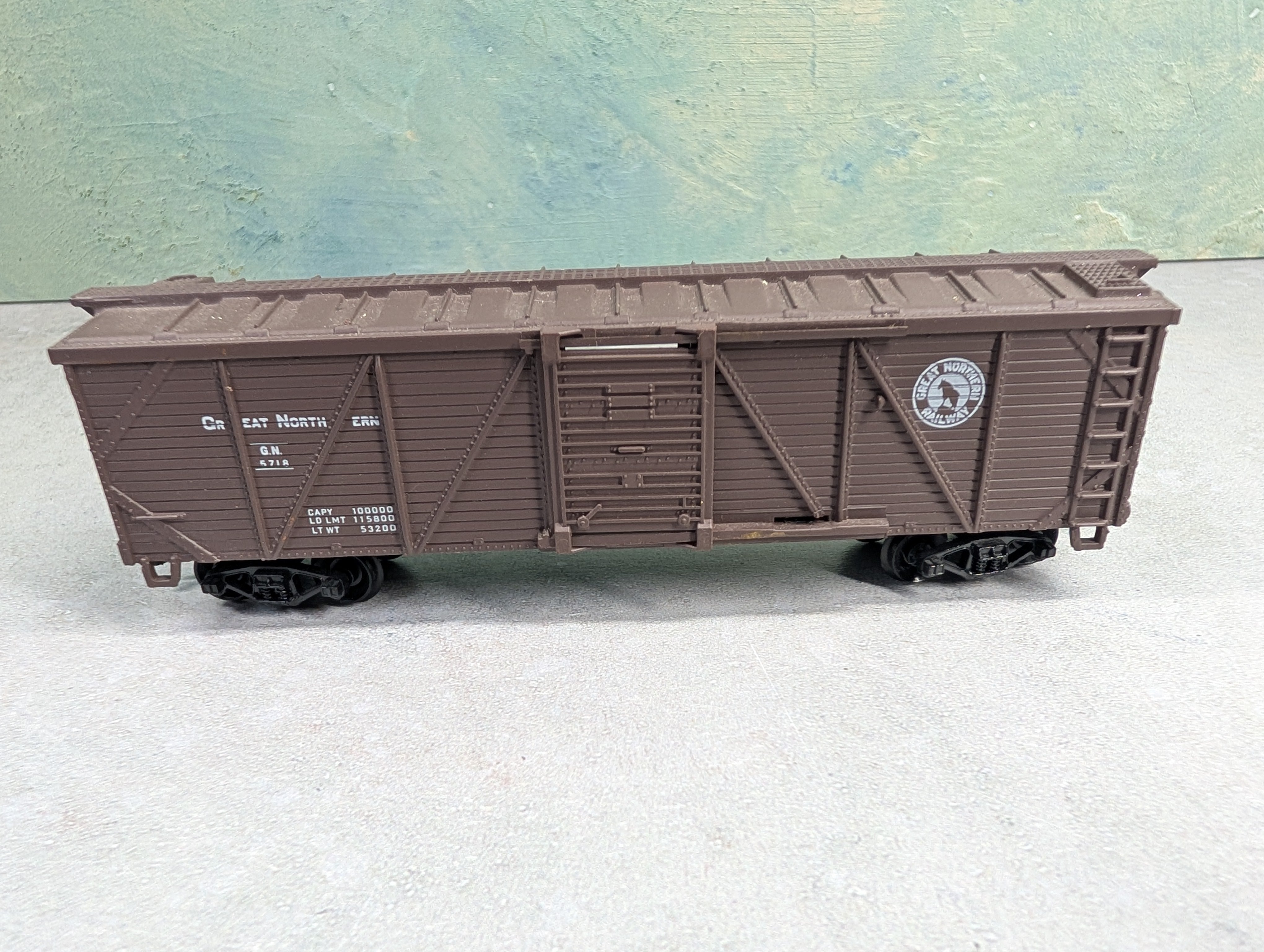 USED Life-Like HO Scale Wooden Box Car Great Northern GN #5718