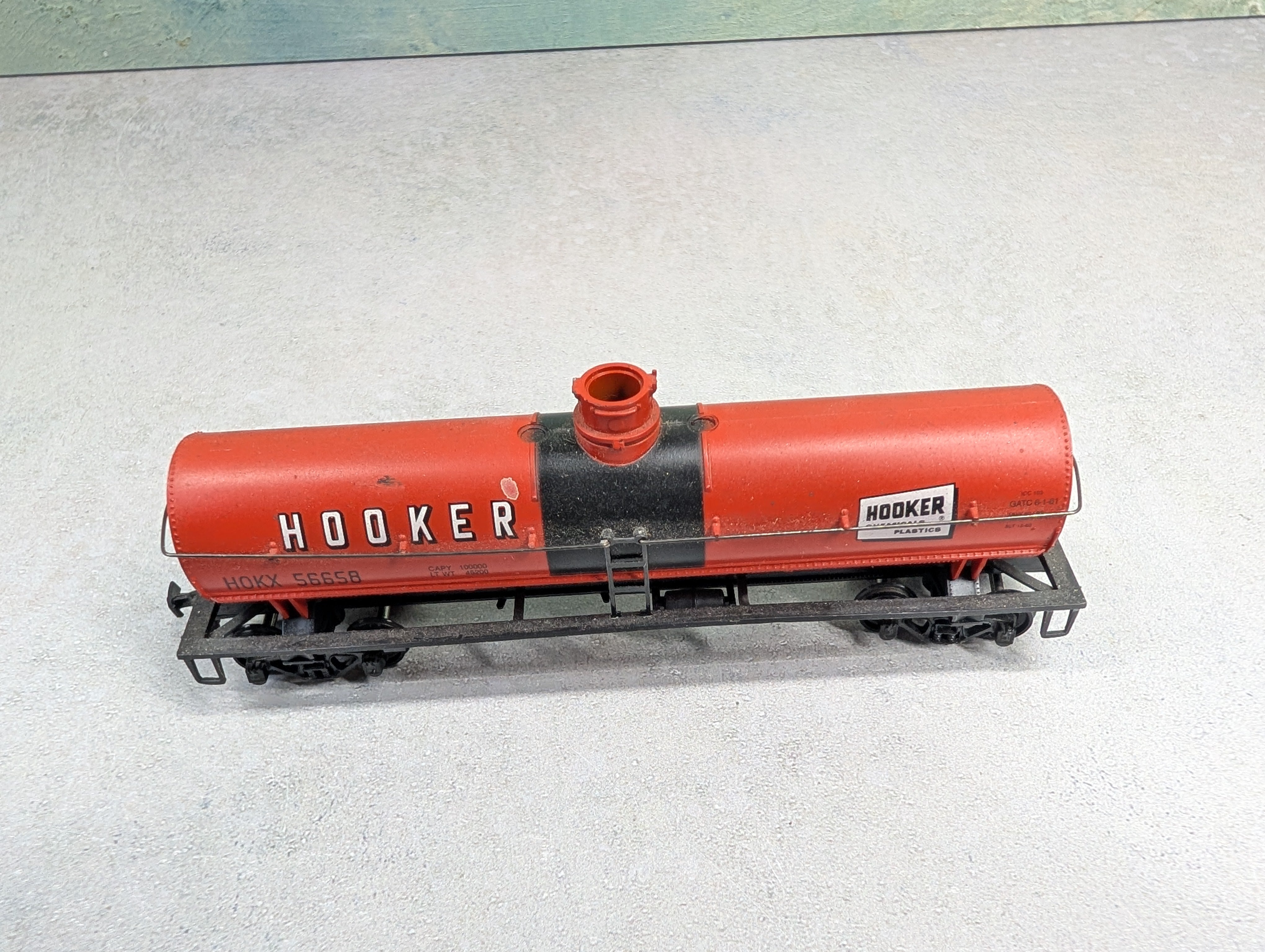 USED Athearn HO Scale Tank Car Hooker HOKX #56658