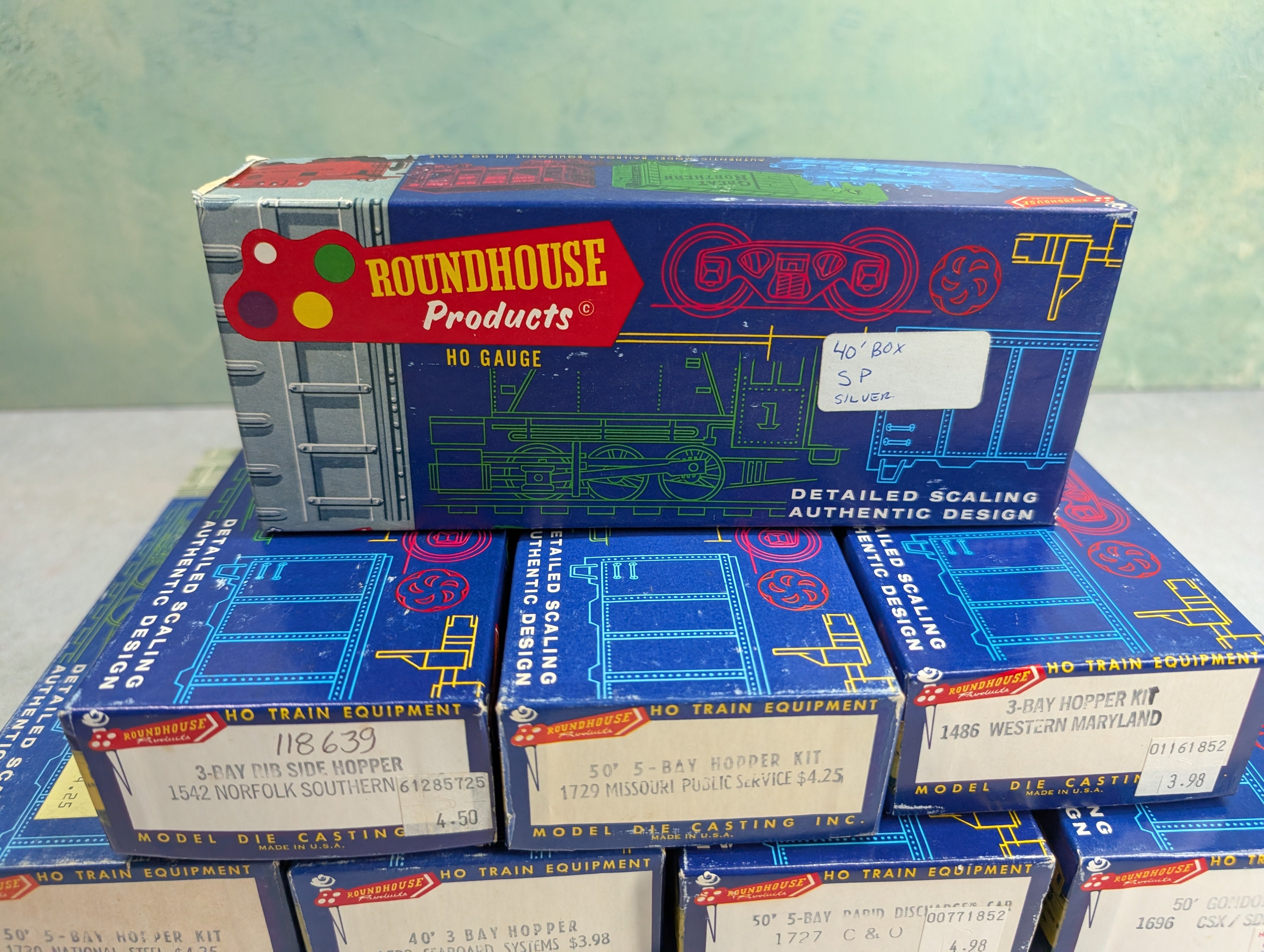 USED Roundhouse HO Scale Empty Boxes For Storage (8 pcs)