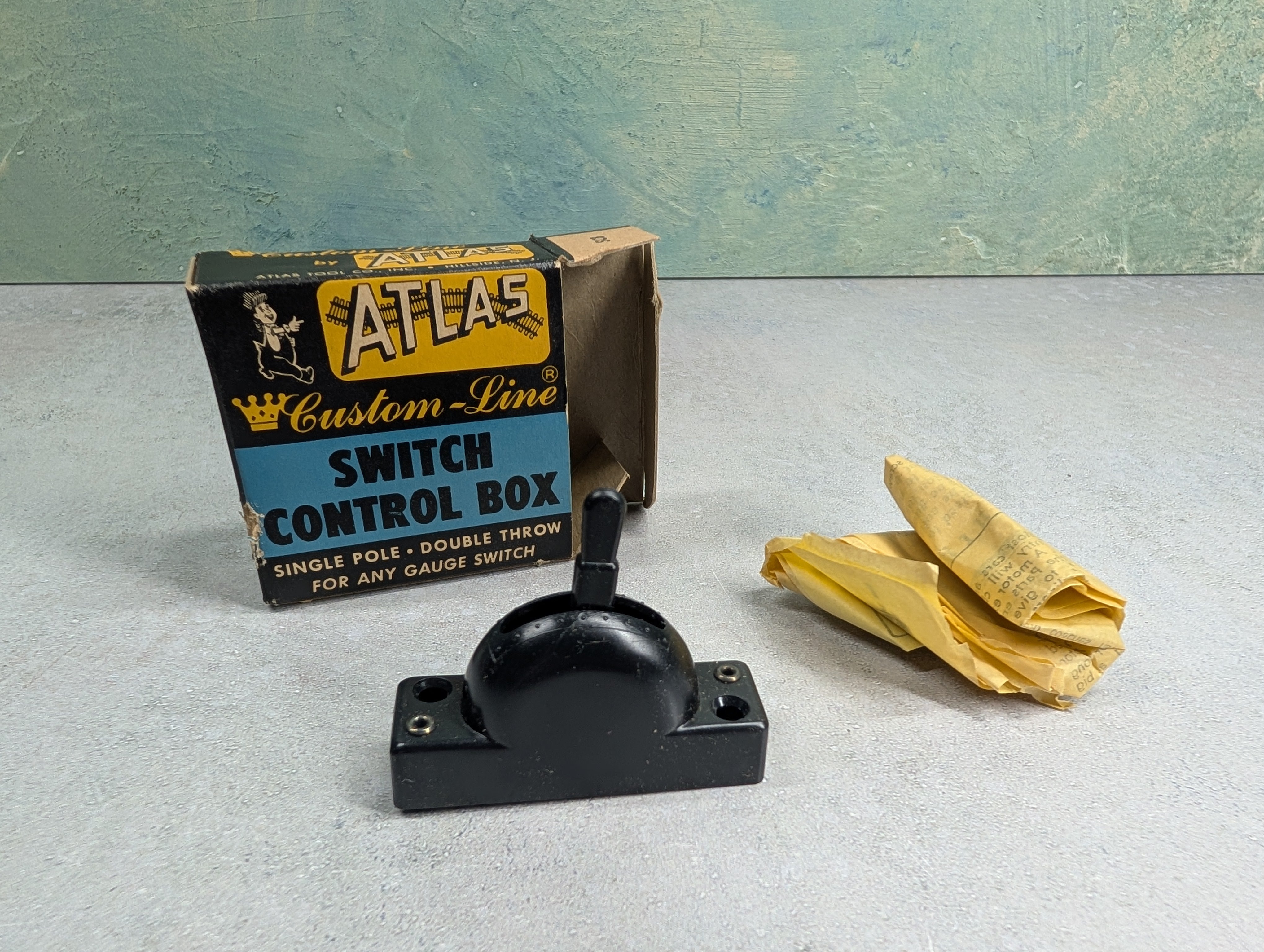 USED Atlas Multi Scale Custom-Line Switch Control Box, Single Pole, Double Throw