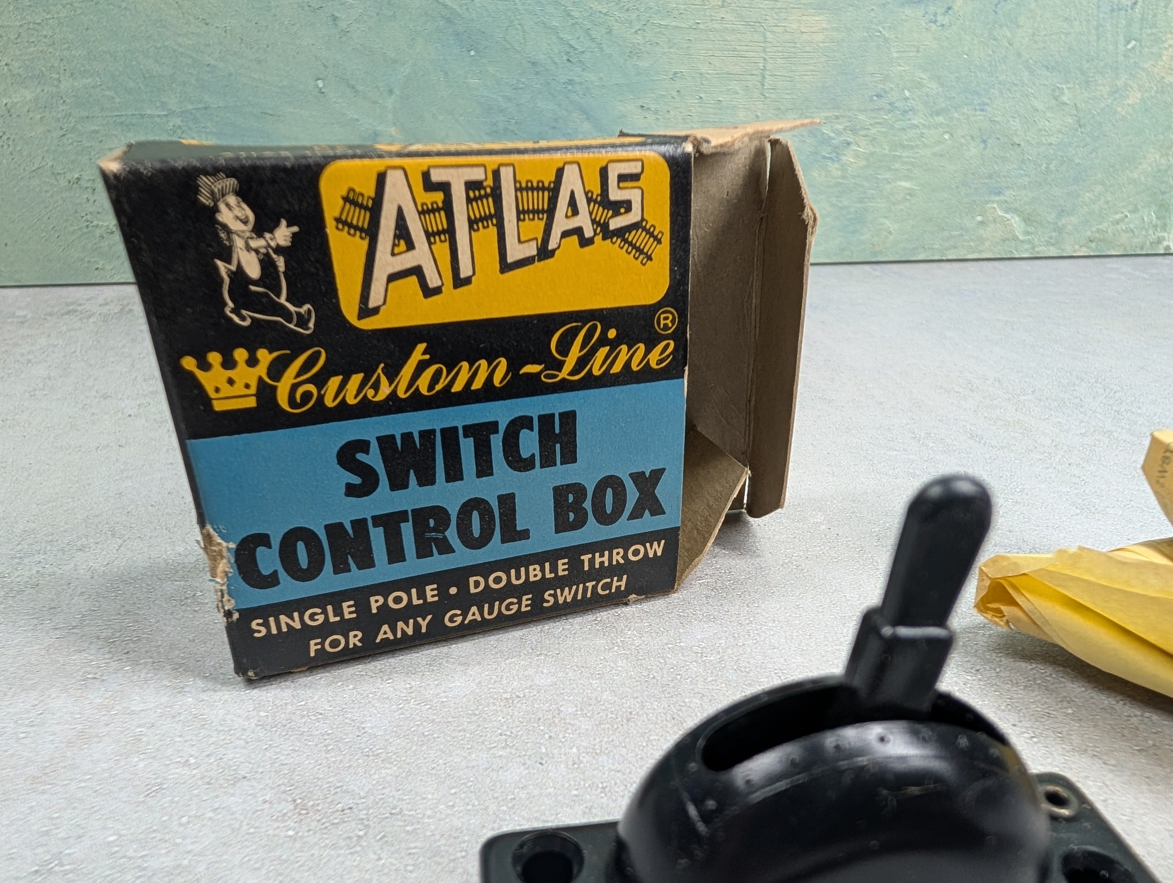 USED Atlas Multi Scale Custom-Line Switch Control Box, Single Pole, Double Throw