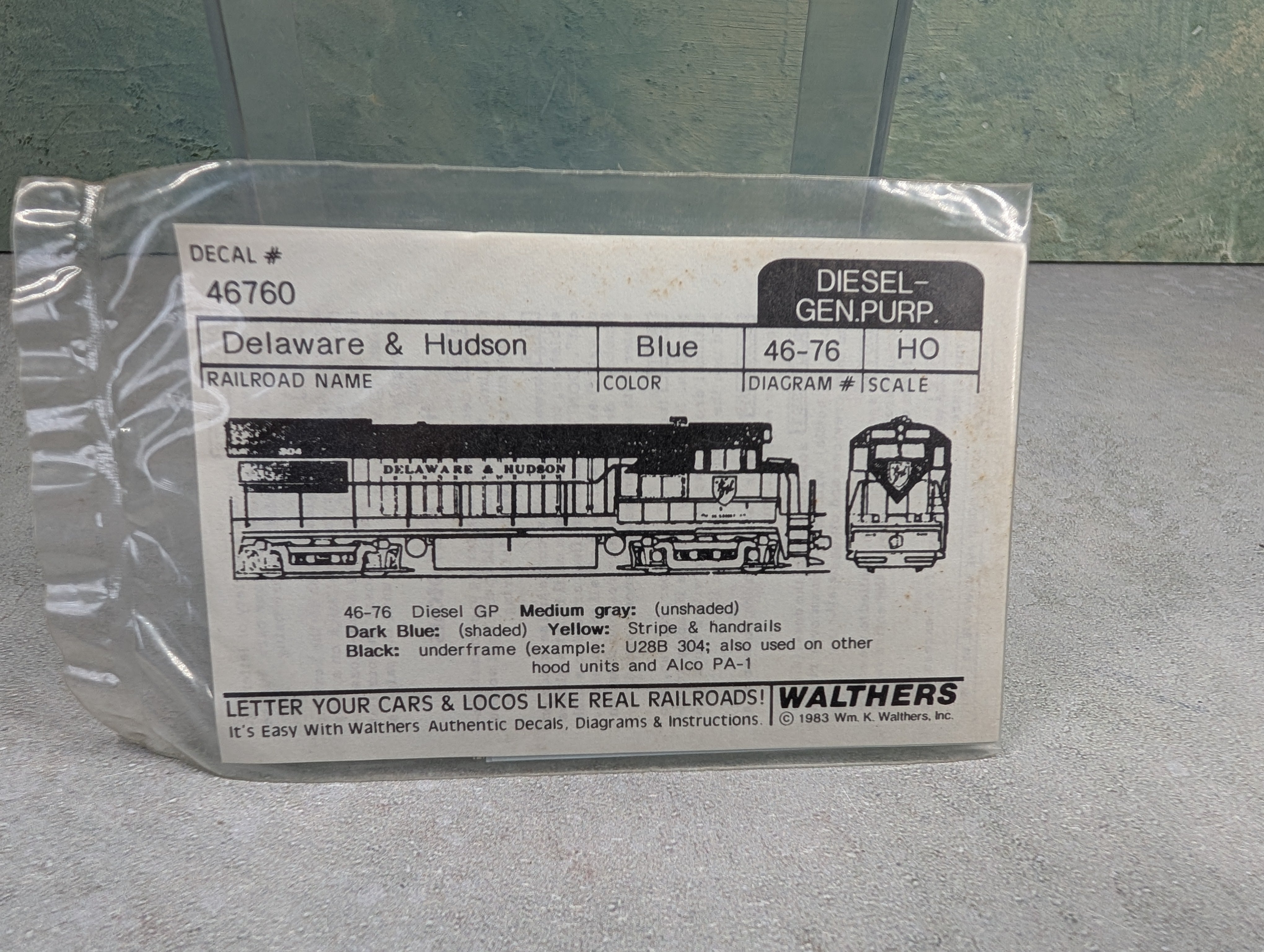 Walthers 46760 HO Scale Diesel GP - Delaware & Hudson (Blue) Decals