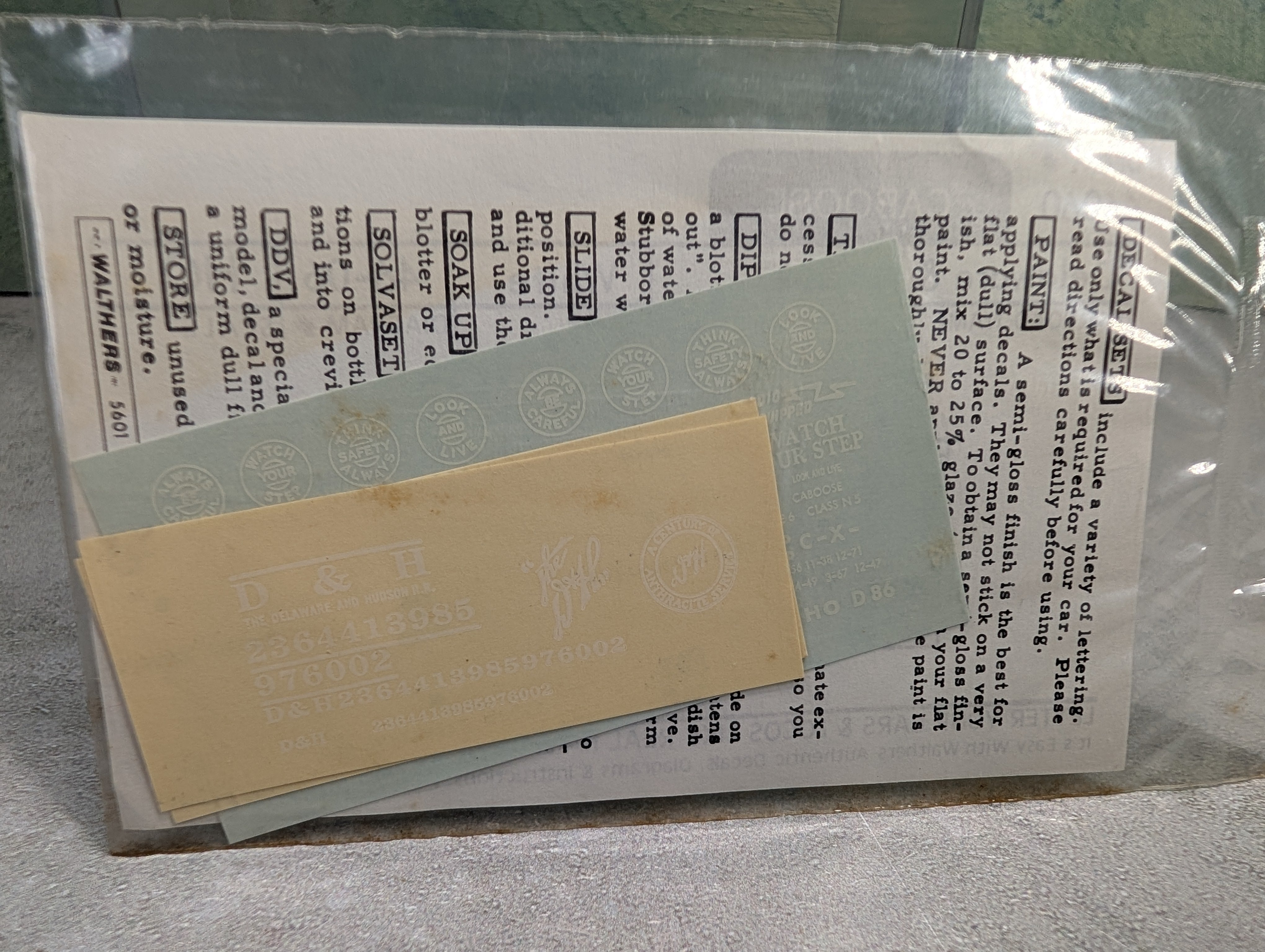 Walthers 46-06 HO Scale Caboose - Delaware & Hudson (White) Decals