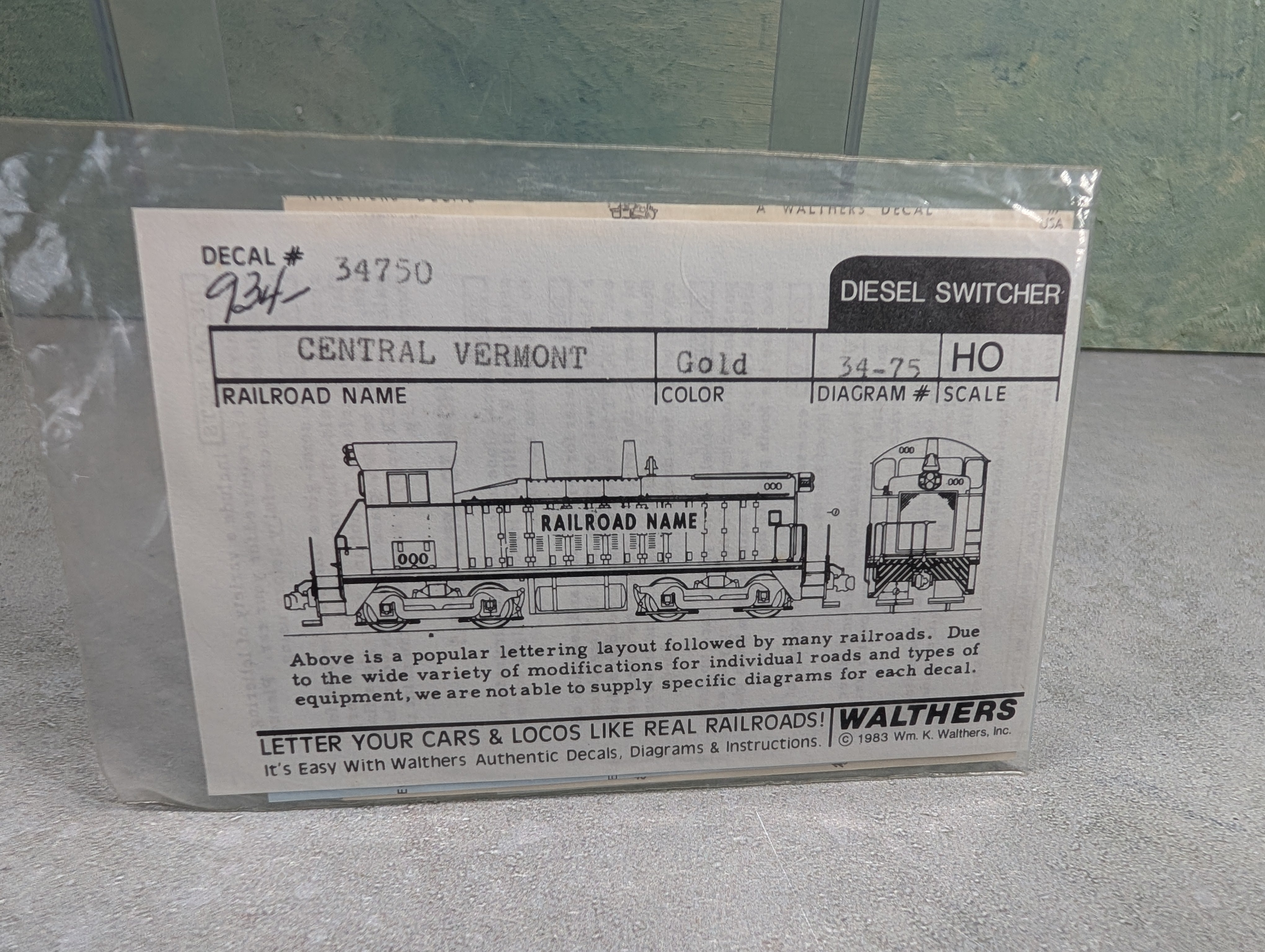 Walthers 34-75 HO Scale Diesel Switcher - Central Vermont (Gold) Decals