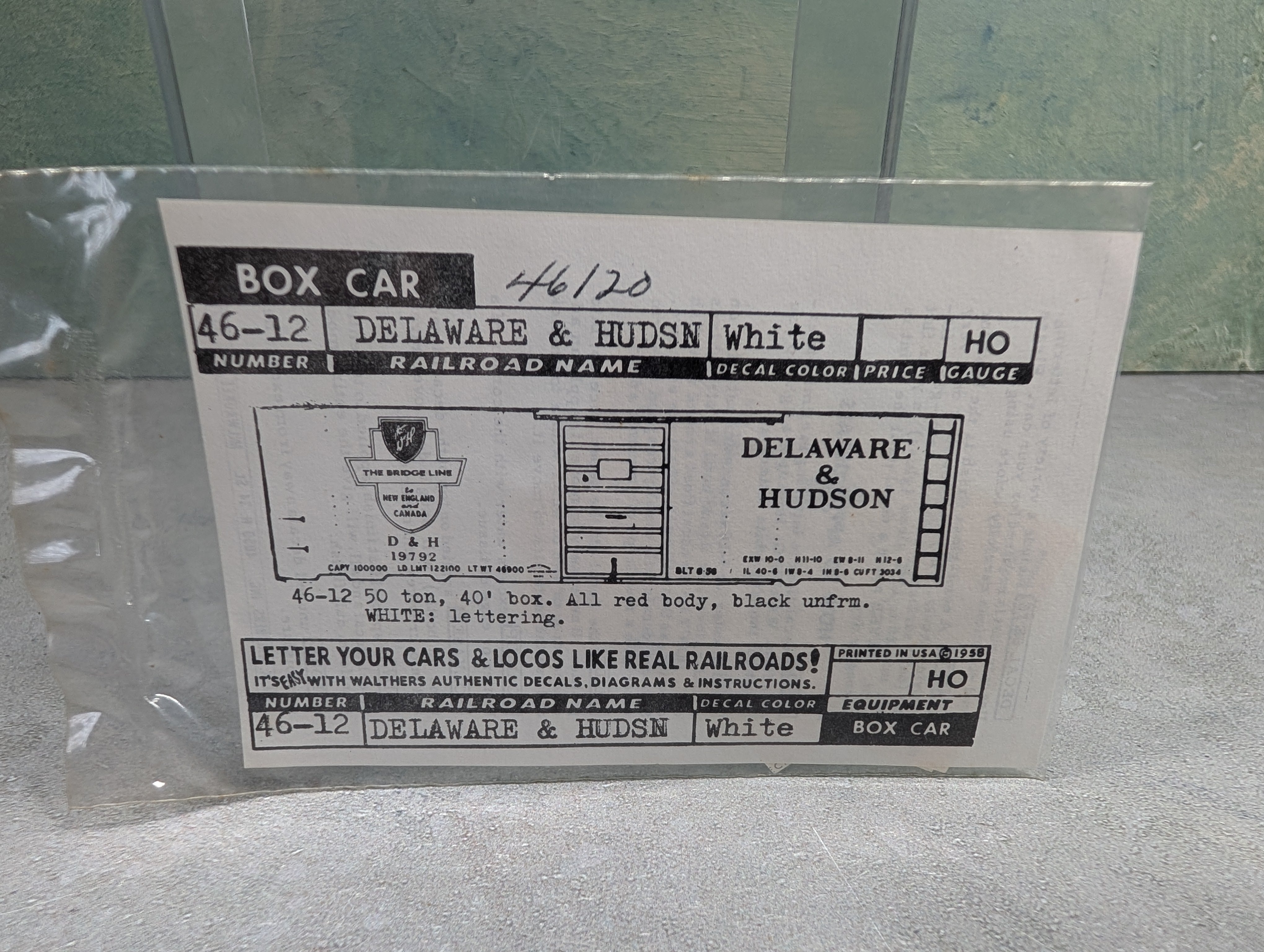Walthers 46-12 HO Scale Box Car - Delaware & Hudson (White) Decals
