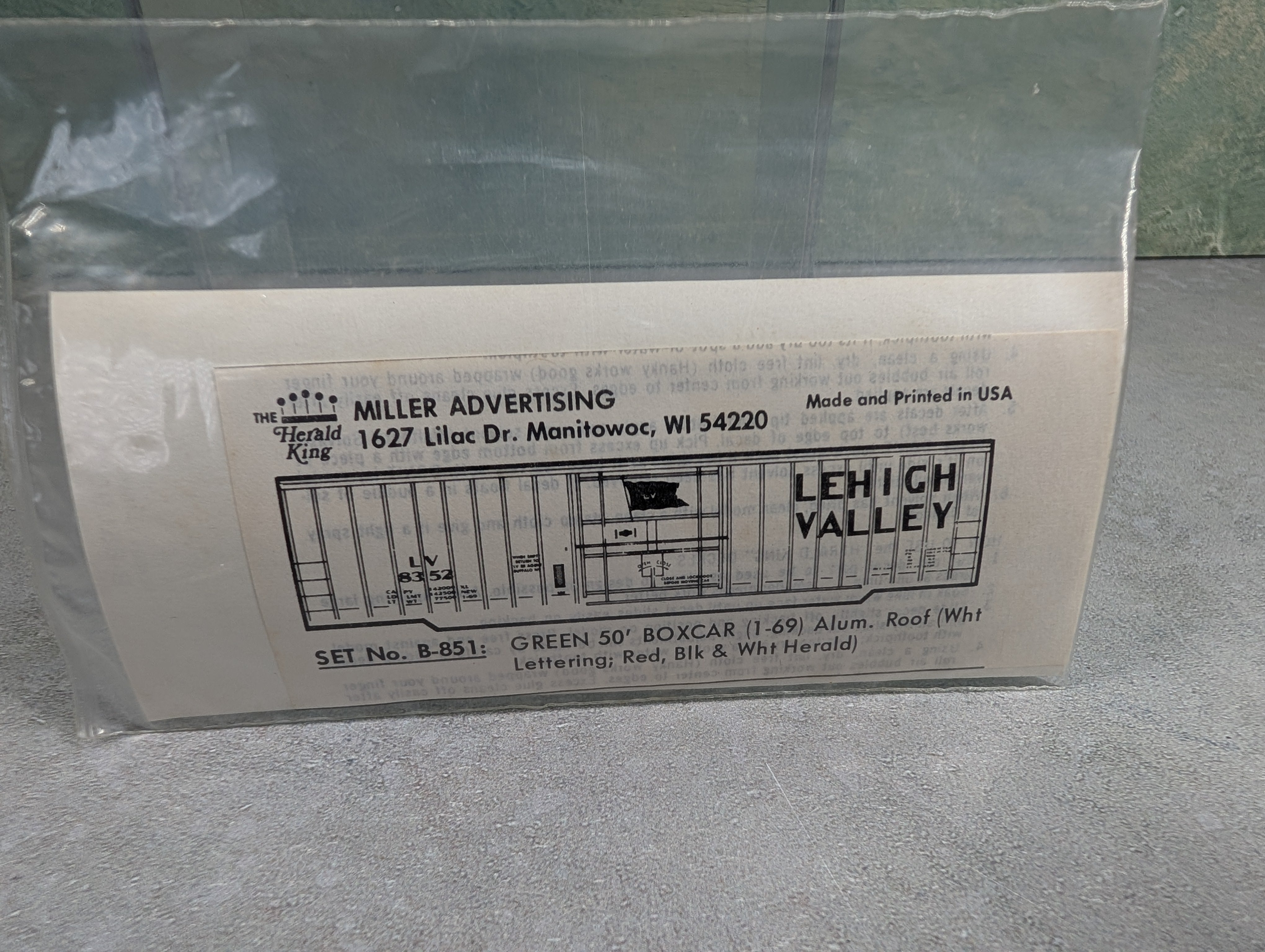 The Herald King B-851 HO Scale Green 50' Box Car 1-69 Alum Roof Lehigh Valley Decals