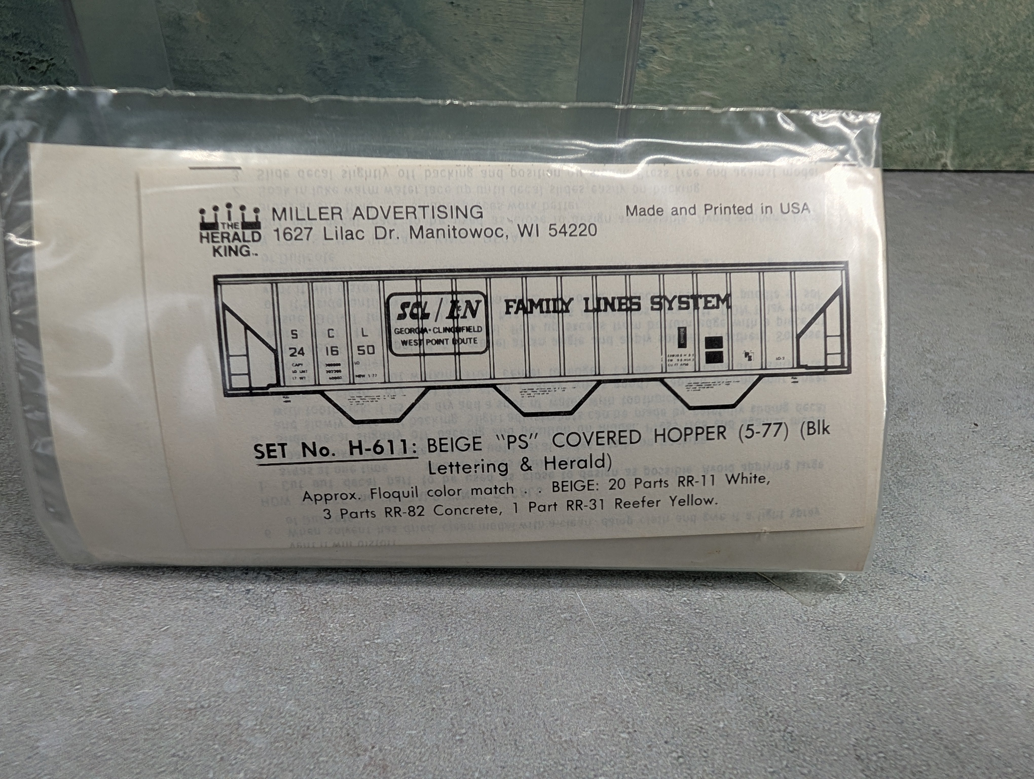 The Herald King H-611 HO Scale Beige PS Covered Hopper 5-77 Family Lines System Decals
