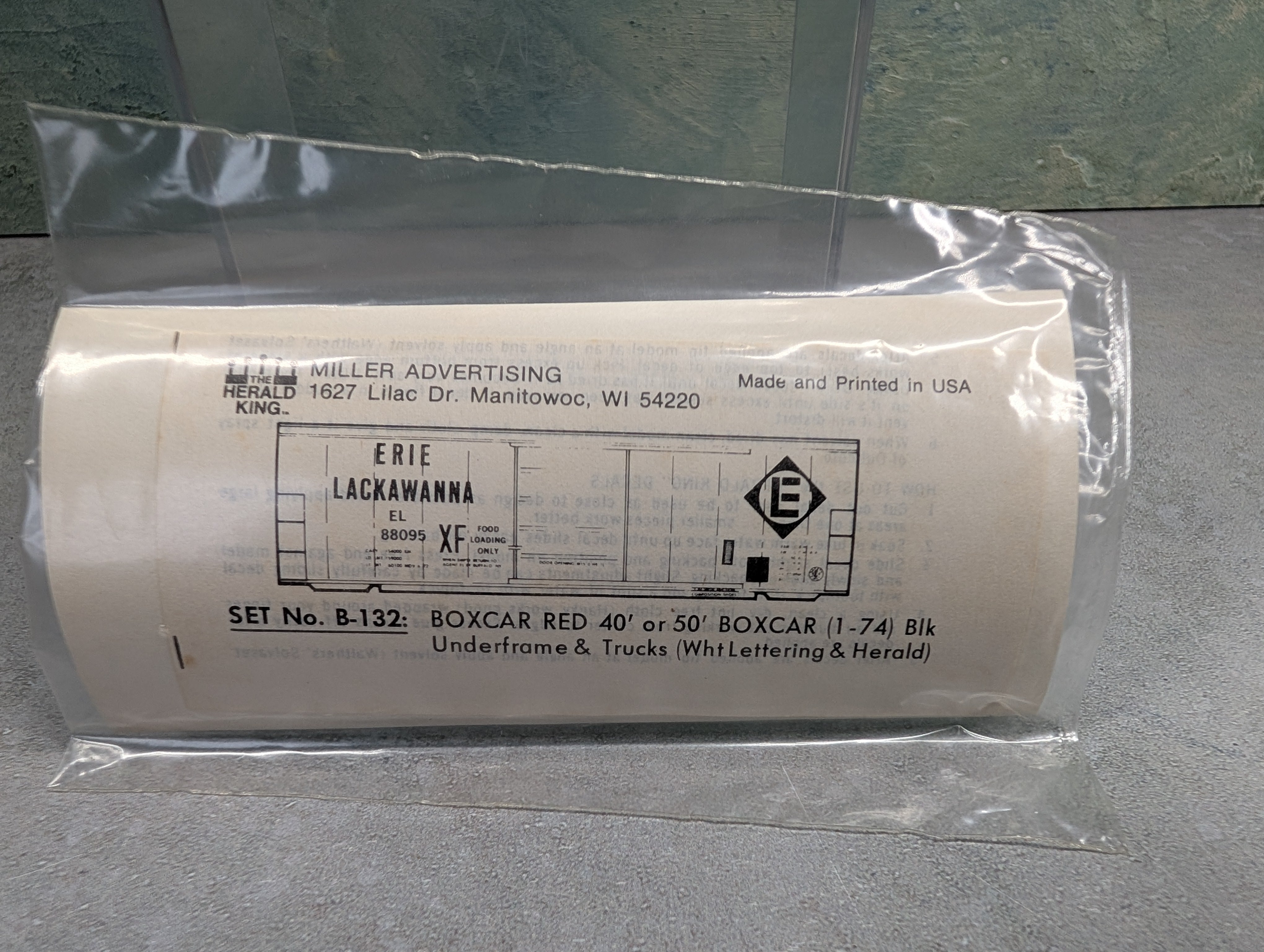 The Herald King B-132 HO Scale 40' or 50' Box Car 1-74 Erie Lackawanna Decals