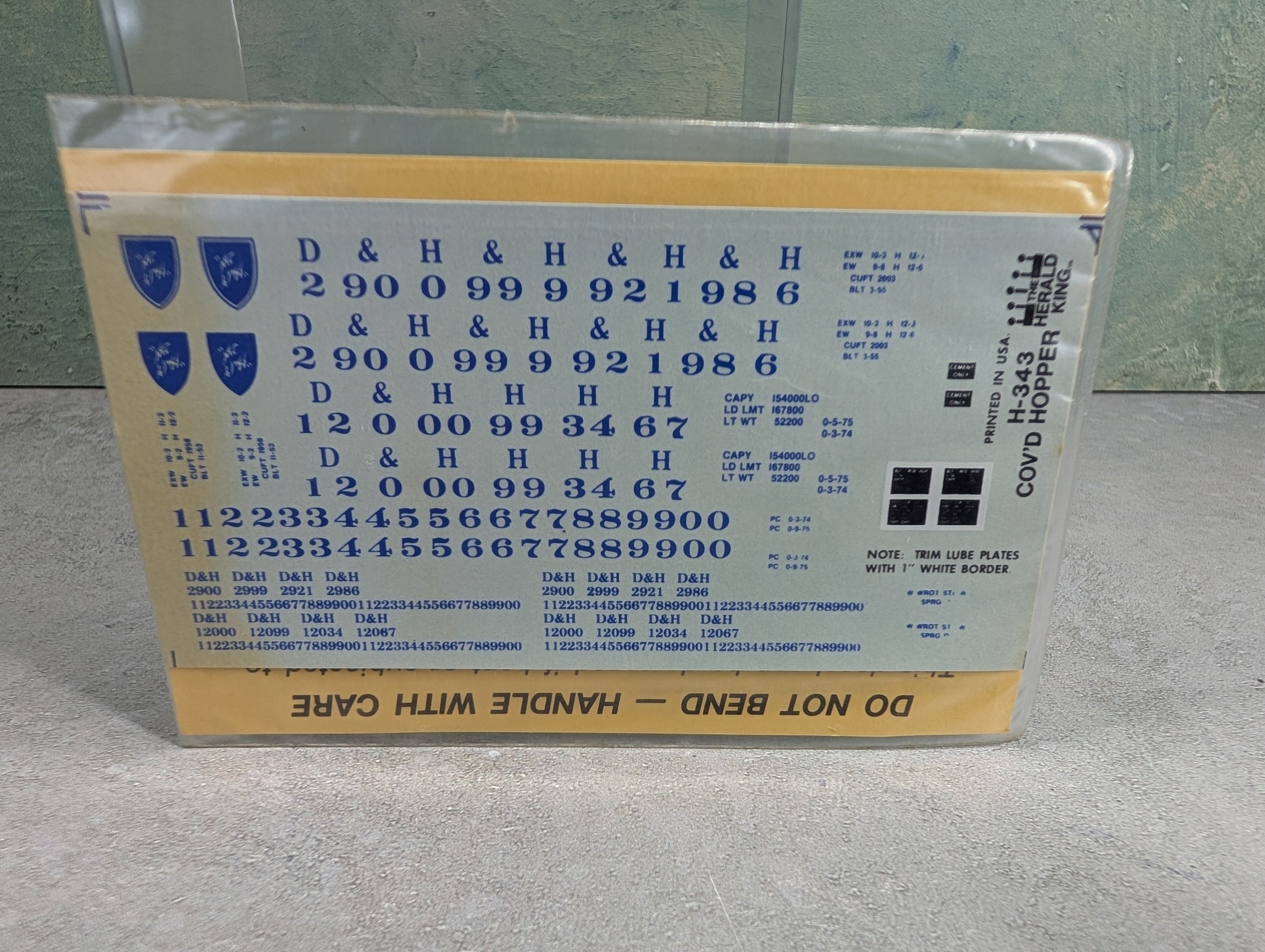 The Herald King H-343 HO Scale Silver 2-Bay PS Covered Hopper 1975 Delaware and Hudson Decals