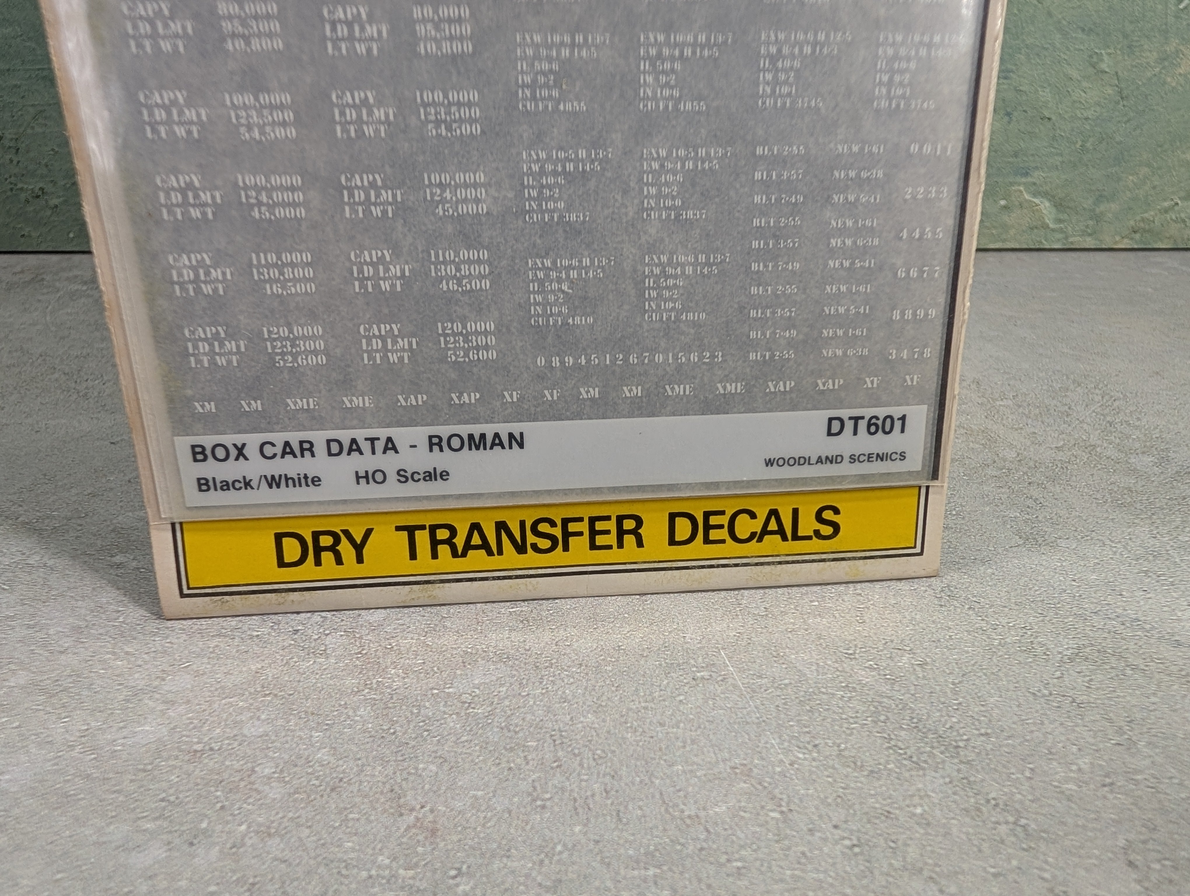 Woodland Scenics DT601 HO Scale Box Car Data Roman - Black & White Decals