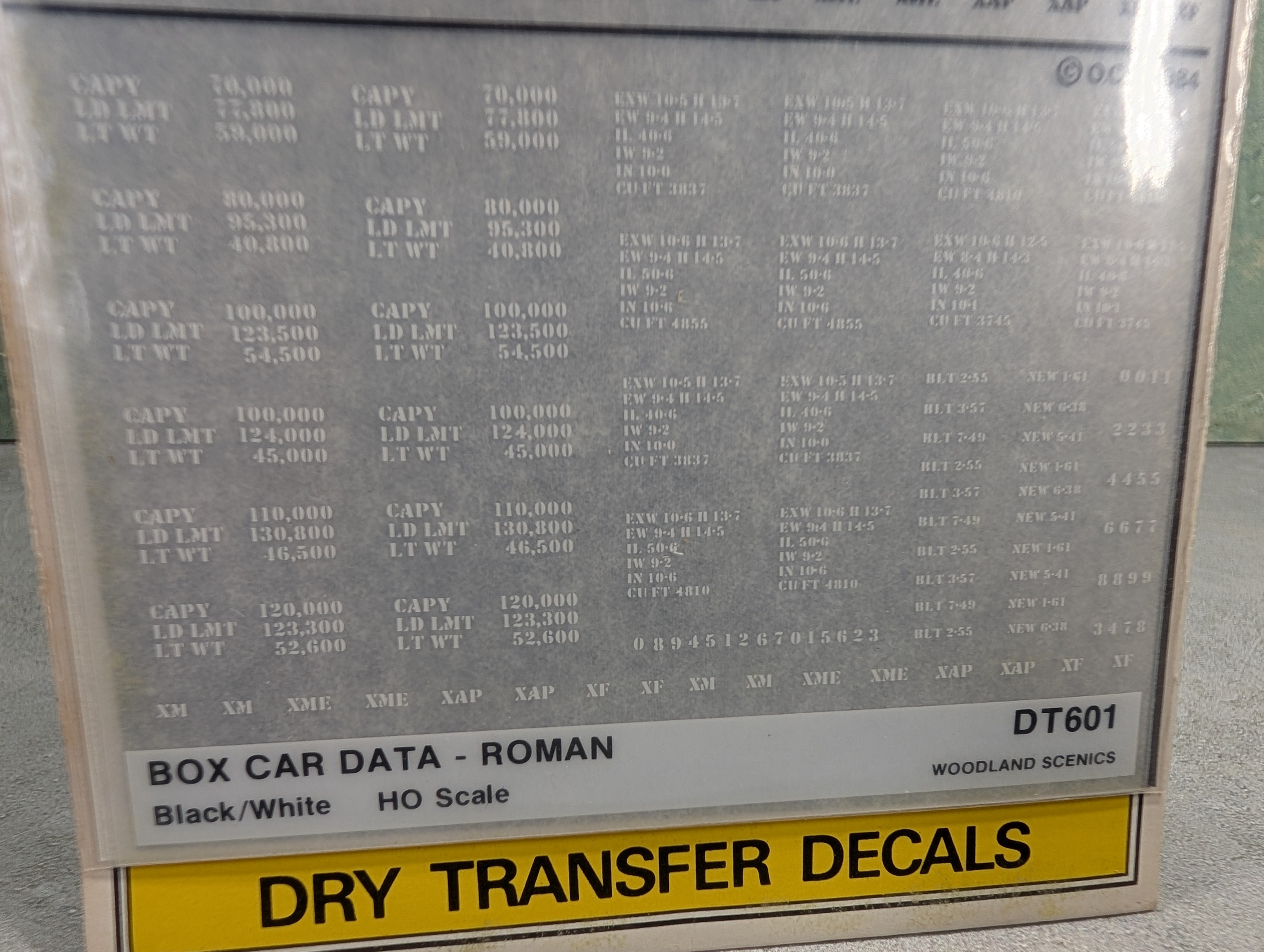 Woodland Scenics DT601 HO Scale Box Car Data Roman - Black & White Decals