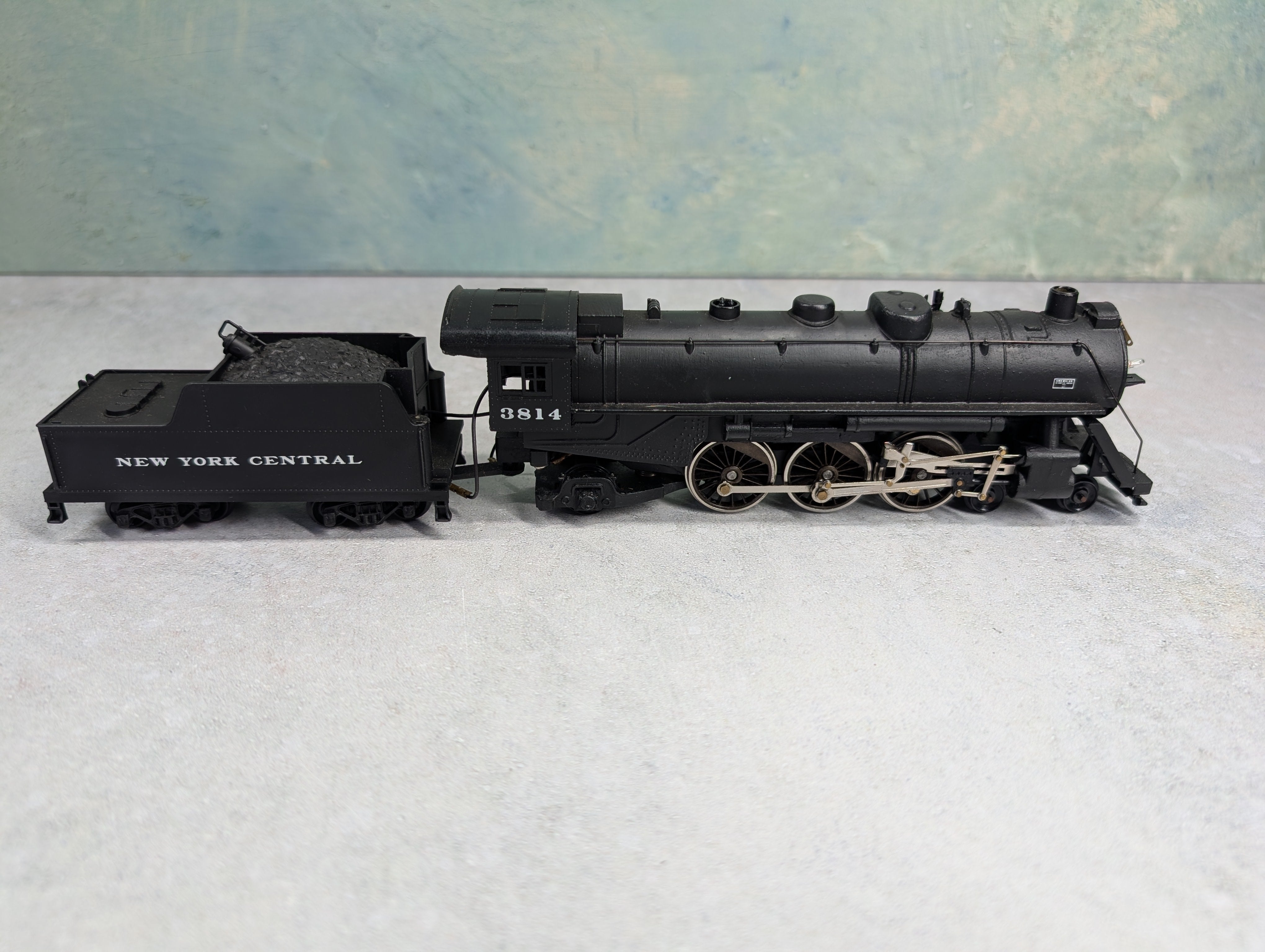 USED Mantua 370-022 HO Scale Heavy Pacific Steam Locomotive New York Central 3814 Runs Good DC