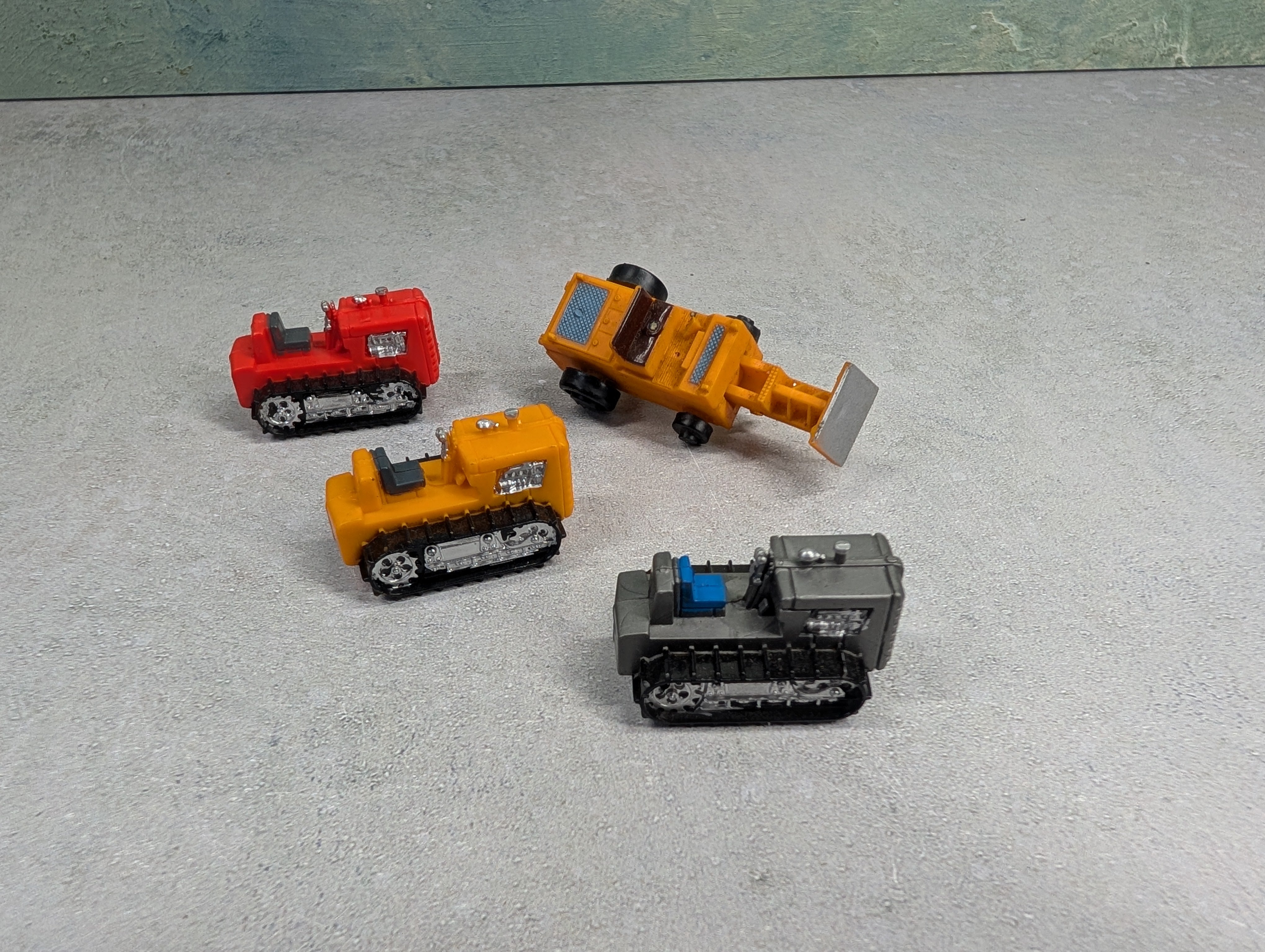 USED Tyco HO Scale Tractor Loads & Articulated Pusher (4 pcs)