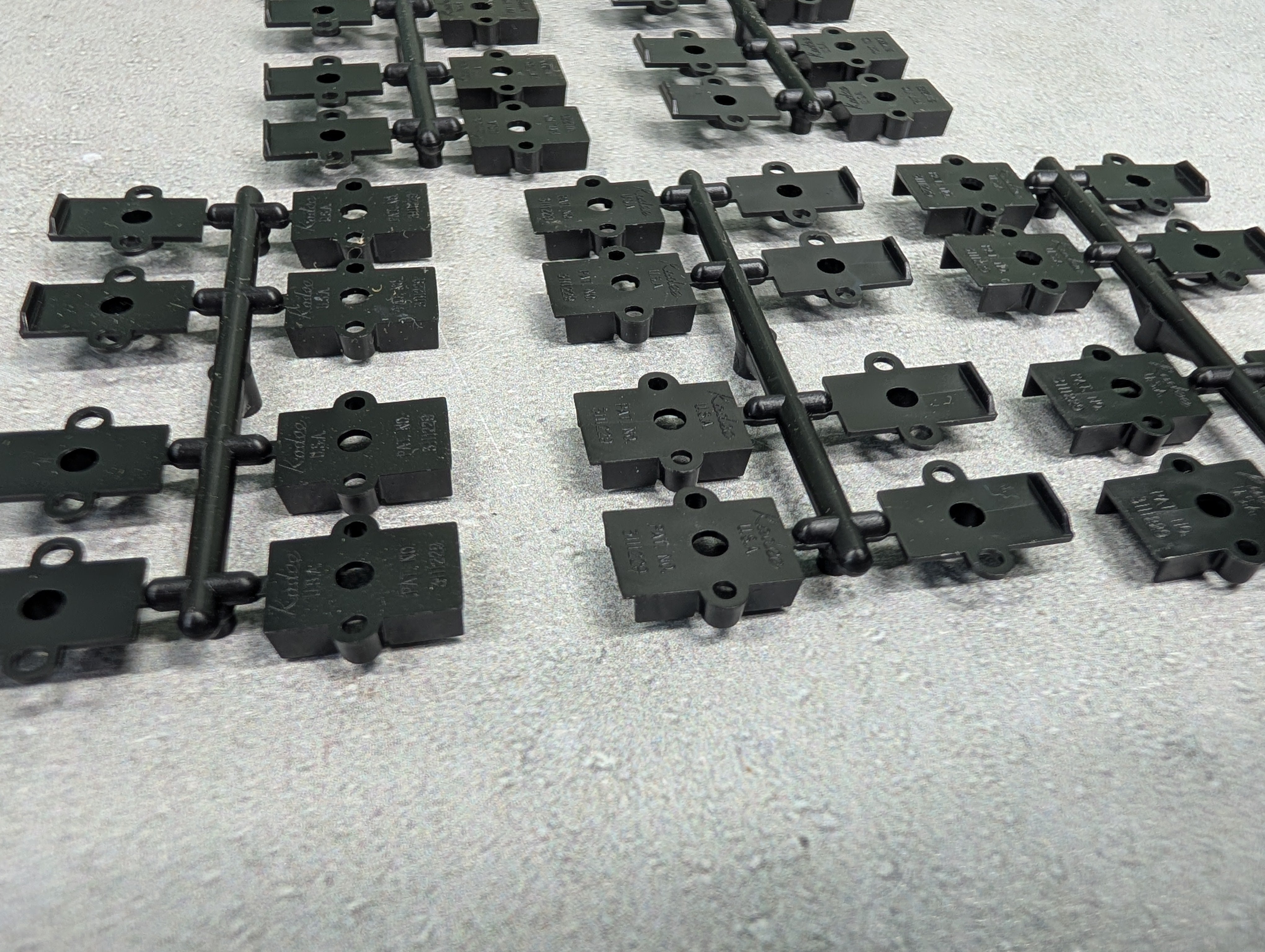 USED Kadee HO Scale Coupler Gearboxes & Lids (For 10 Cars)