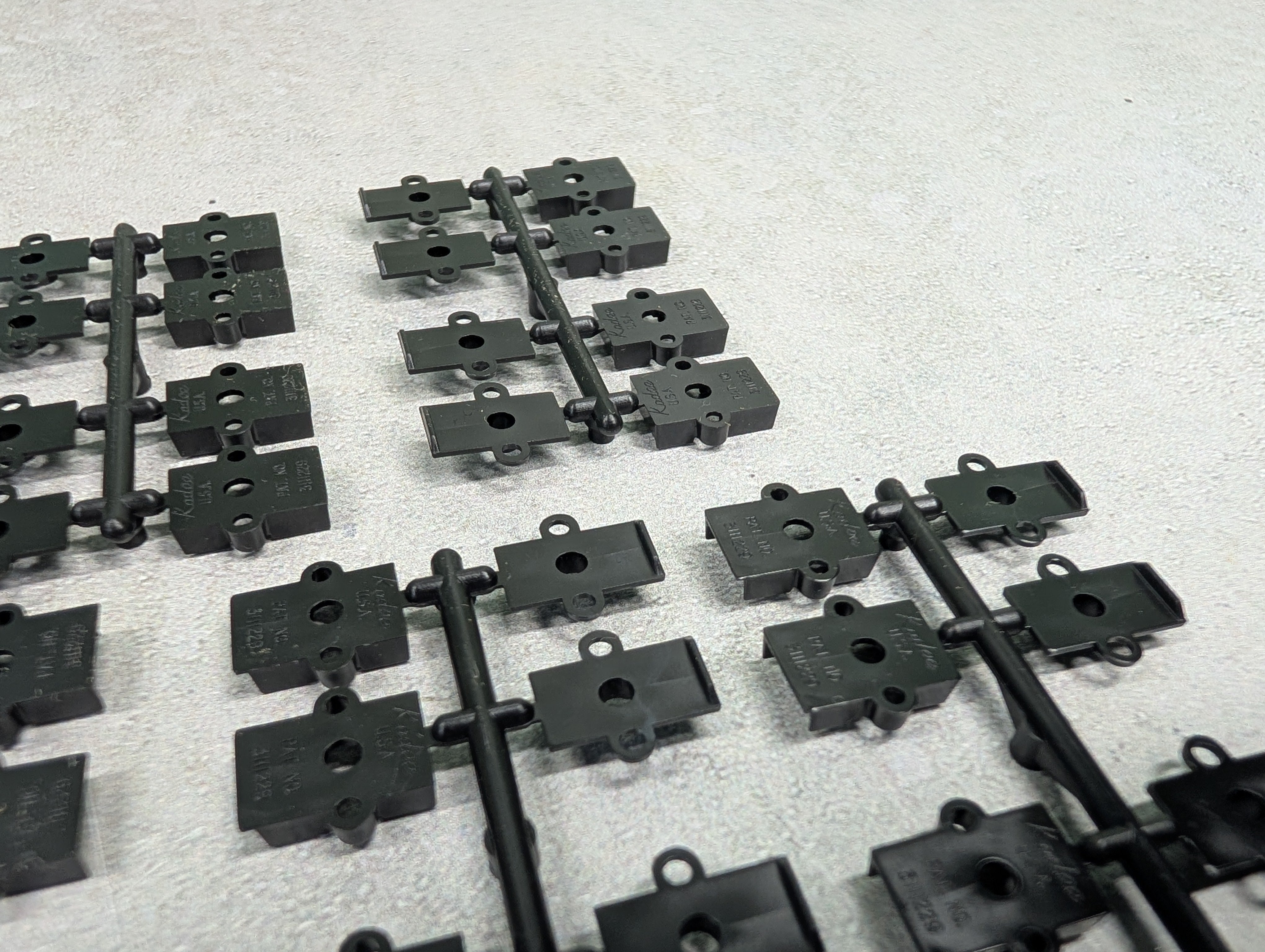 USED Kadee HO Scale Coupler Gearboxes & Lids (For 10 Cars)