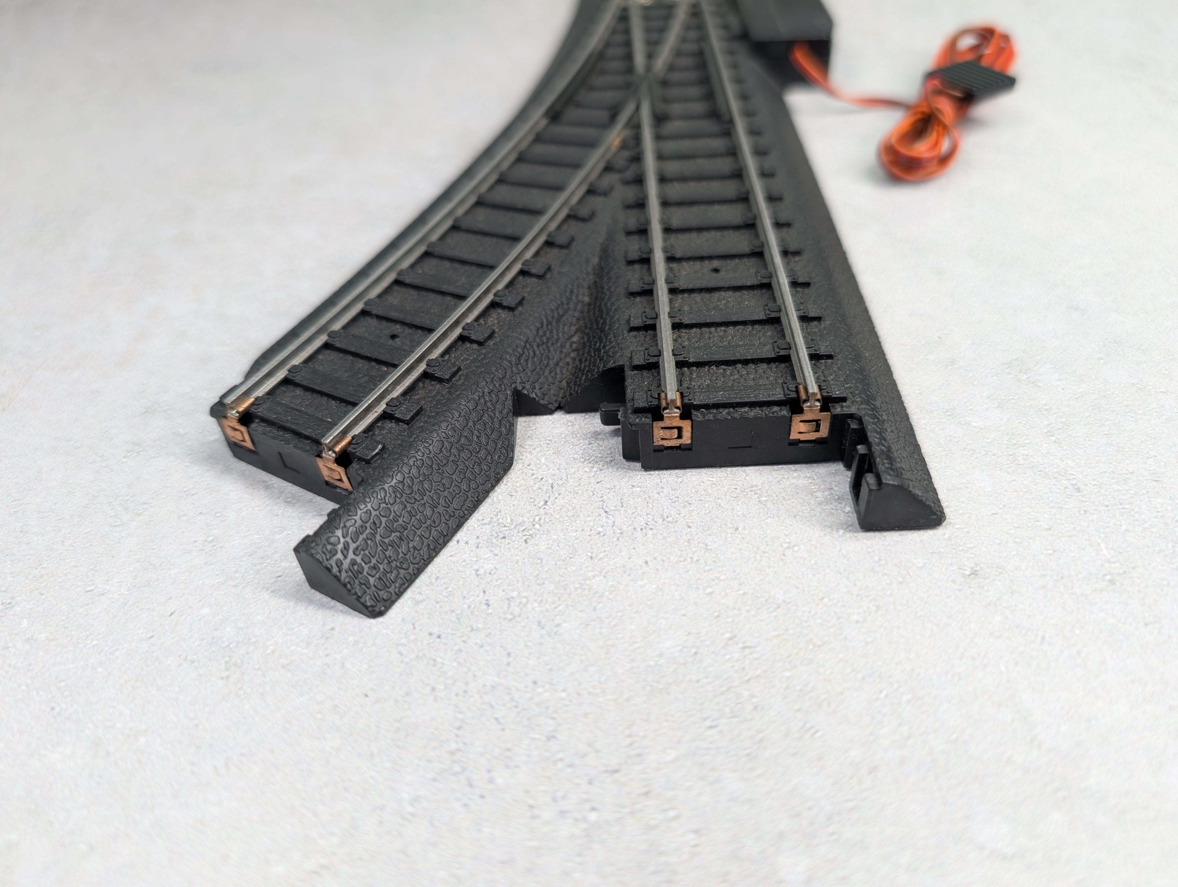 USED Life-Like HO Scale Power-Loc Right Hand Switch Turnout Track Black