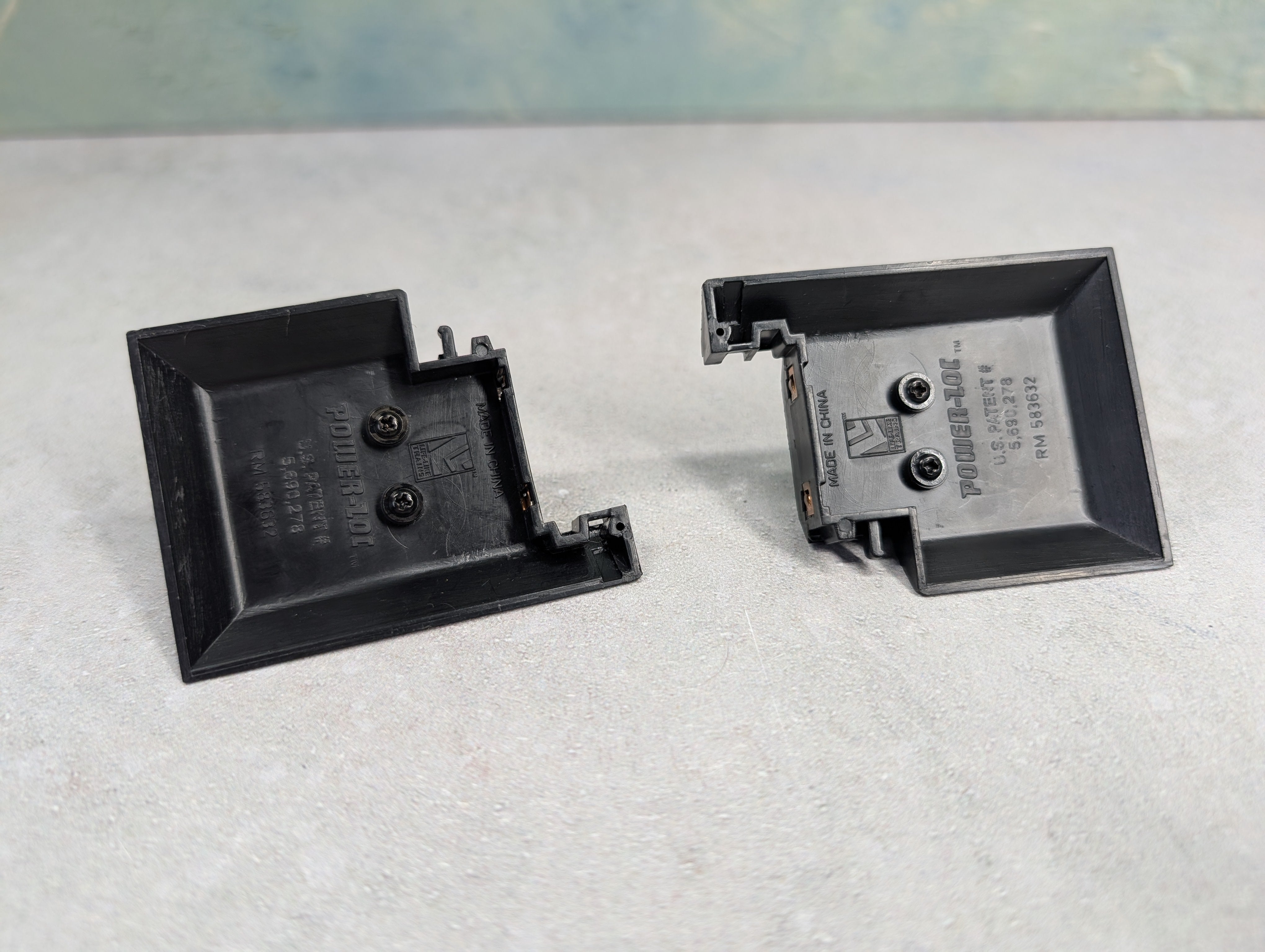 USED Life-Like HO Scale Power-Loc Bumper w/ Red Light (Black Track) (2 pcs)