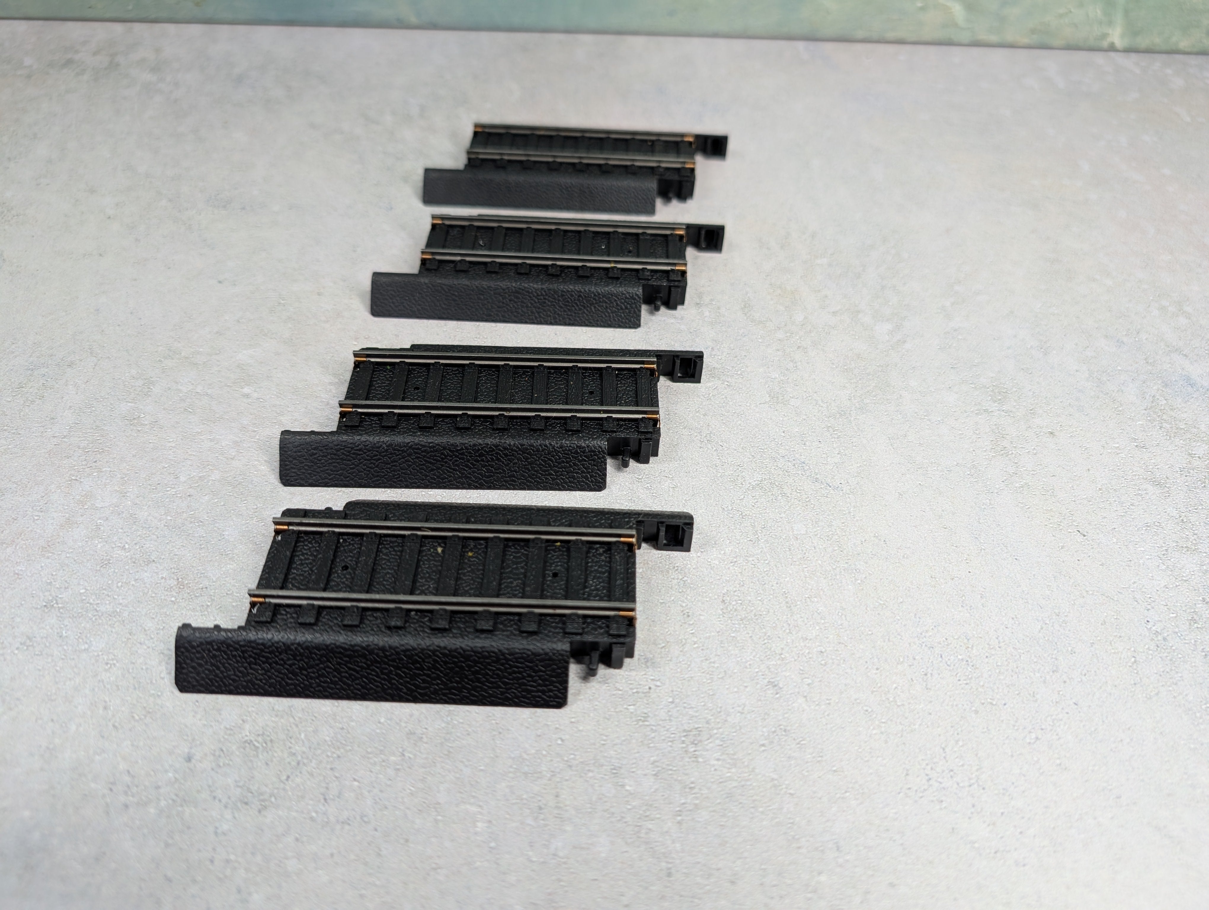 USED Life-Like HO Scale Power-Loc 3" Straight Track Black (4 pcs)